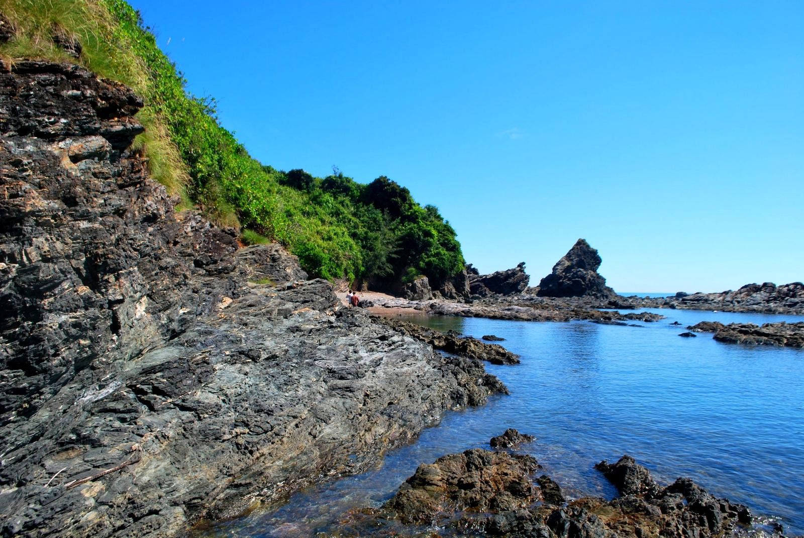 'Hòn non bộ' thiên nhiên ở ghềnh đá Bàn Than.