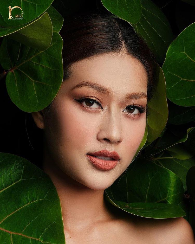 Lần này, hành trang của Thiên Ân là khoảng 25 bộ trang phục, vì vậy sẽ có nhiều layout để thay đổi, tạo sự mới mẻ và không trùng lặp mỗi ngày.