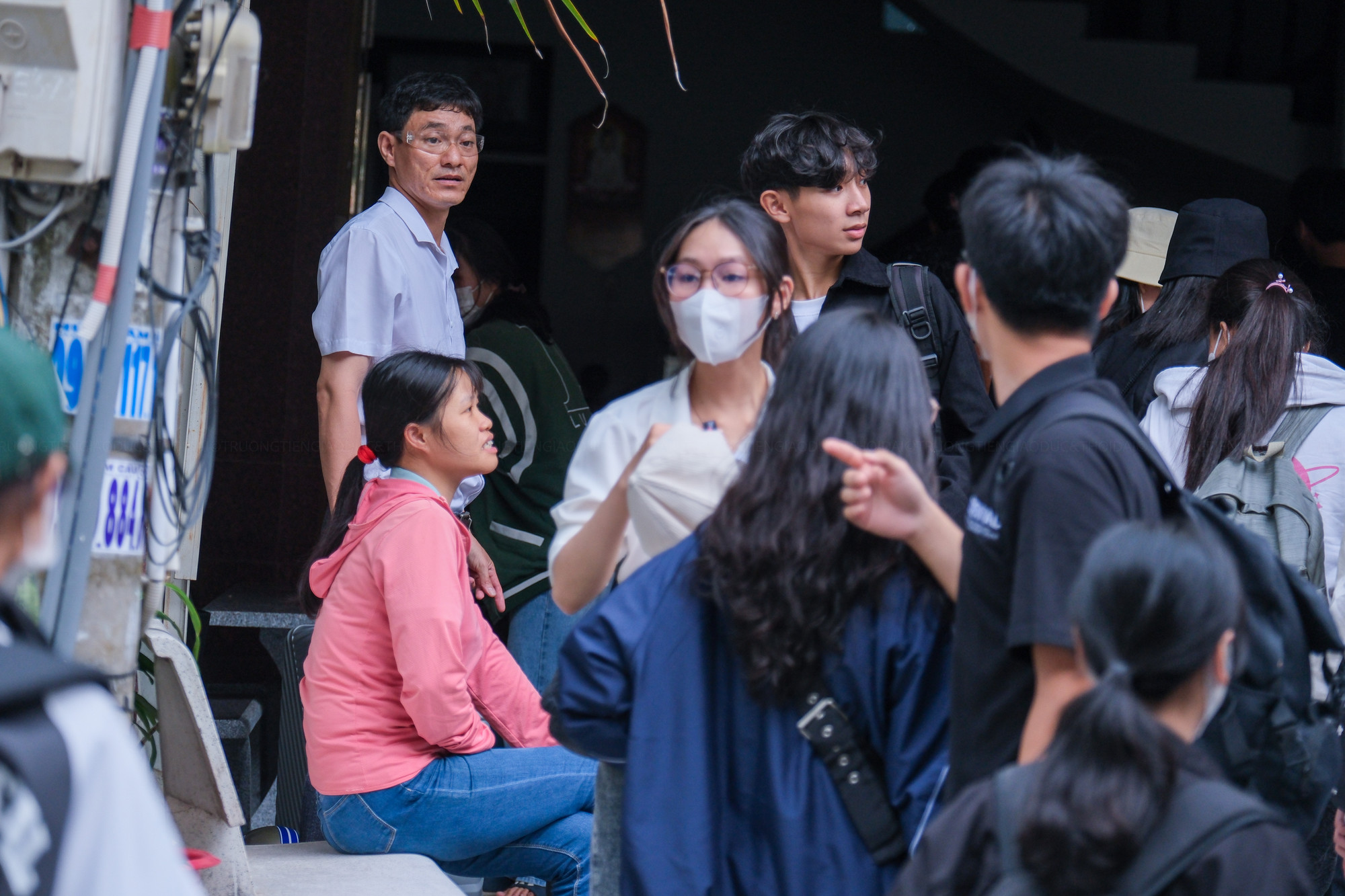 Thầy cô Trường THCS & THPT Kiên Hải (Kiên Giang) xem học sinh như những đứa con của mình. Thầy cô Trường THCS & THPT Kiên Hải (Kiên Giang) xem học sinh như những đứa con của mình.