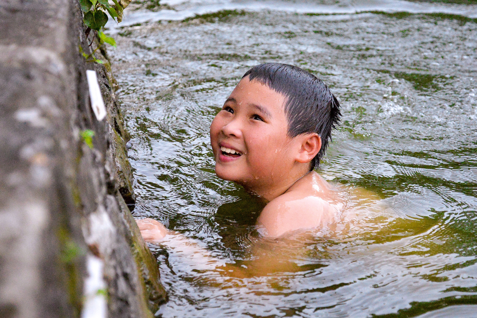 Cứ vào hè thì nơi đây được coi là địa điểm lý tưởng để người dân Sài Sơn xua tan cái nóng bức.