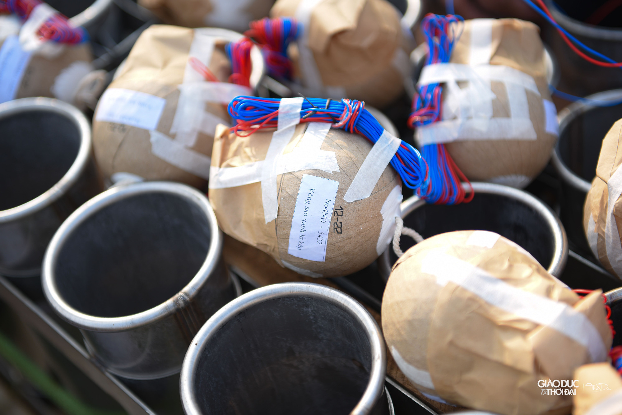 3 điểm bắn pháo hoa tầm cao - tầm thấp gồm: Công viên Thống nhất (quận Hai Bà Trưng); hồ Văn Quán (quận Hà Đông) và Thành cổ Sơn Tây (thị xã Sơn Tây).