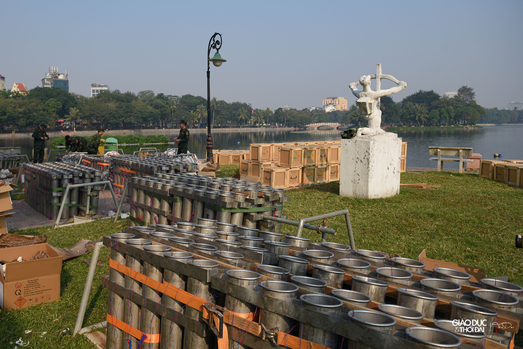 Toàn cảnh trận địa pháo hoa tại Công viên Thống Nhất.