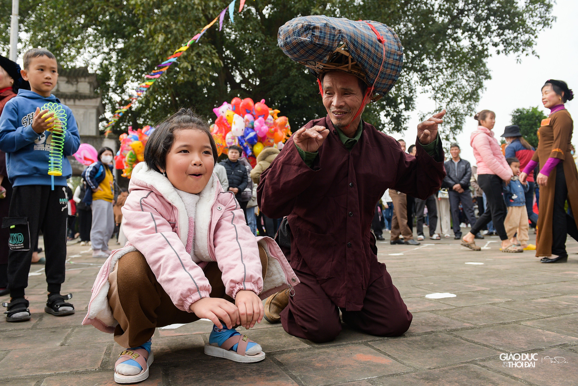 Để tưởng nhớ công lao Ngọc Kinh công chúa, nhân dân Phù Liễn đã lập đền thờ bà và quen gọi là Đền thờ Đức Bà, lưu truyền đến ngày nay.