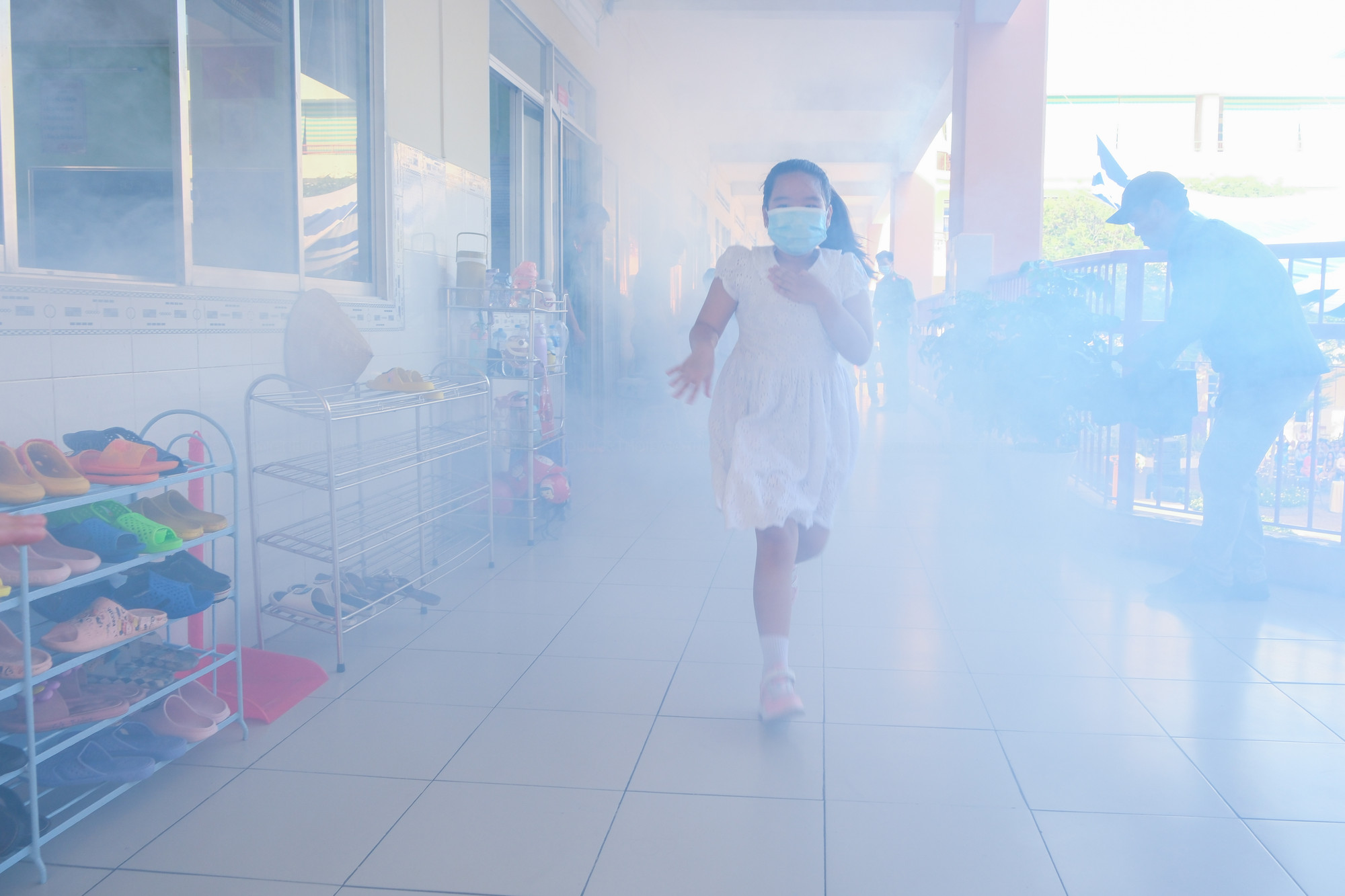 Học sinh hào hứng tham gia trải nghiệm.