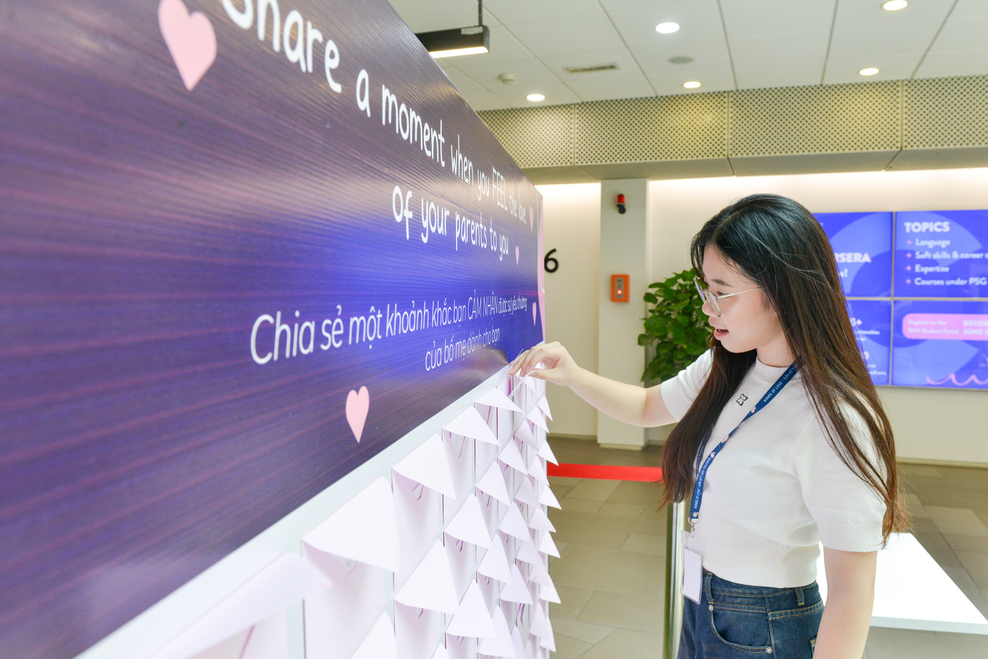 Sự kiện có các khu vực trưng bày cùng nhiều hoạt động tương tác hấp dẫn: Biết, Hiểu, Thể hiện, Bày tỏ, Cảm nhận,... Sự kiện có các khu vực trưng bày cùng nhiều hoạt động tương tác hấp dẫn: Biết, Hiểu, Thể hiện, Bày tỏ, Cảm nhận,...