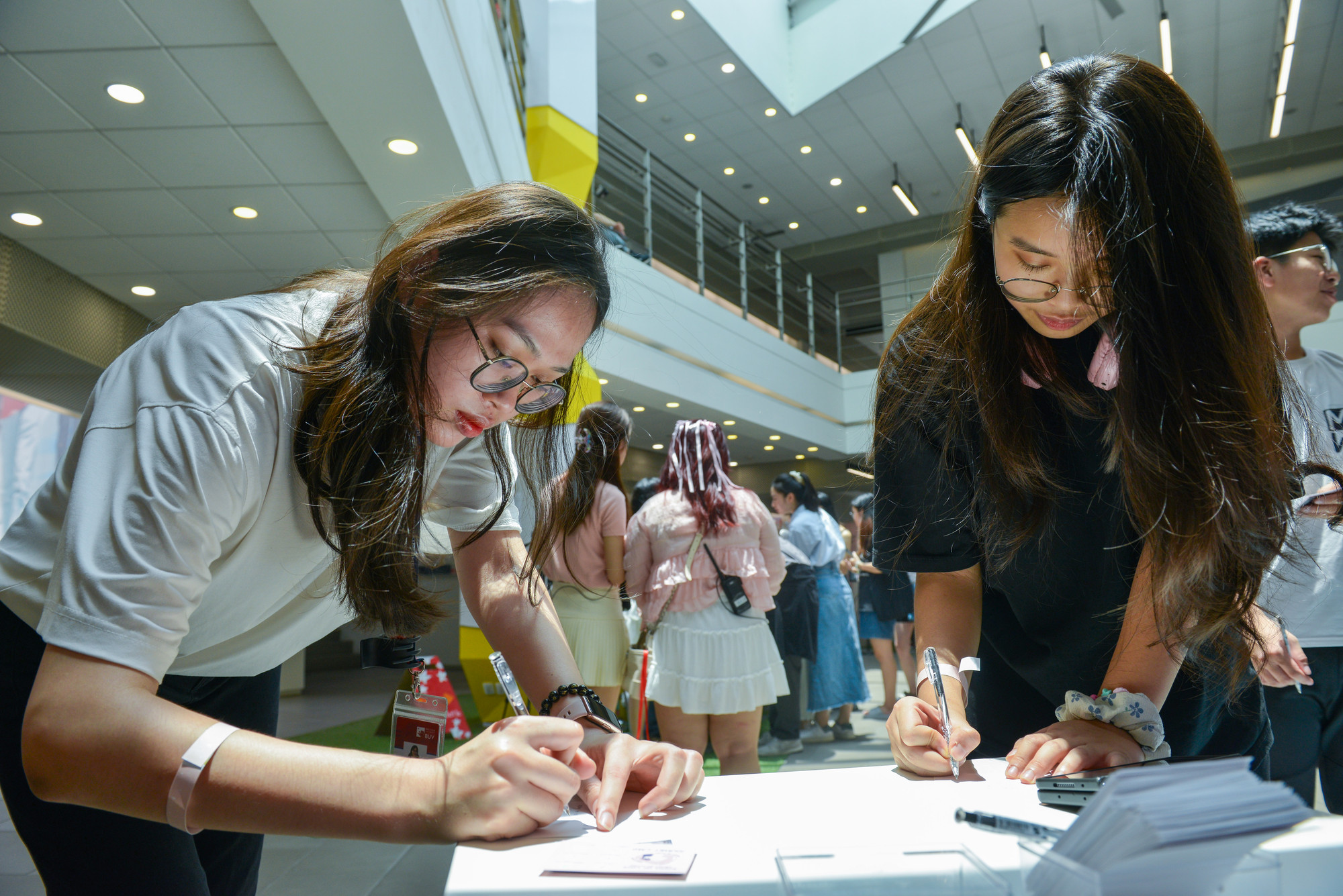 Mỗi cá nhân/tổ chức tham gia vào dự án nói chung hoặc quyên góp cho quỹ từ thiện nói riêng đều đang góp phần thể hiện tình cảm của cộng đồng luôn đồng hành cùng sự phát triển của các em nhỏ tại đây. Mỗi cá nhân/tổ chức tham gia vào dự án nói chung hoặc quyên góp cho quỹ từ thiện nói riêng đều đang góp phần thể hiện tình cảm của cộng đồng luôn đồng hành cùng sự phát triển của các em nhỏ tại đây.