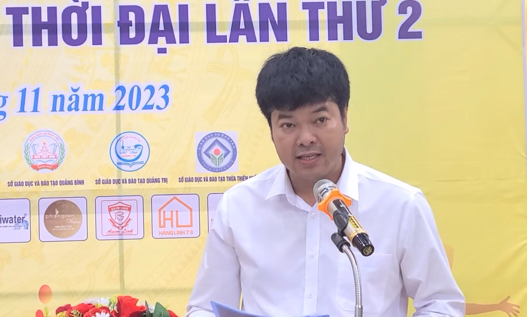 Nhà báo Nguyễn Văn Dũng, Trưởng Văn phòng đại diện Báo GD&amp;TĐ khu vực miền Trung - Tây Nguyên, Trưởng ban Tổ chức giải phát biểu khai mạc.