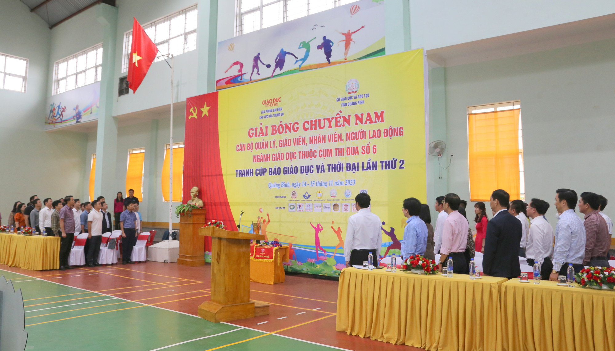 Nghi thức chào cờ tại Lễ khai mạc giải bóng chuyền tranh cúp Báo GD&TĐ lần 2. Nghi thức chào cờ tại Lễ khai mạc giải bóng chuyền tranh cúp Báo GD&TĐ lần 2.