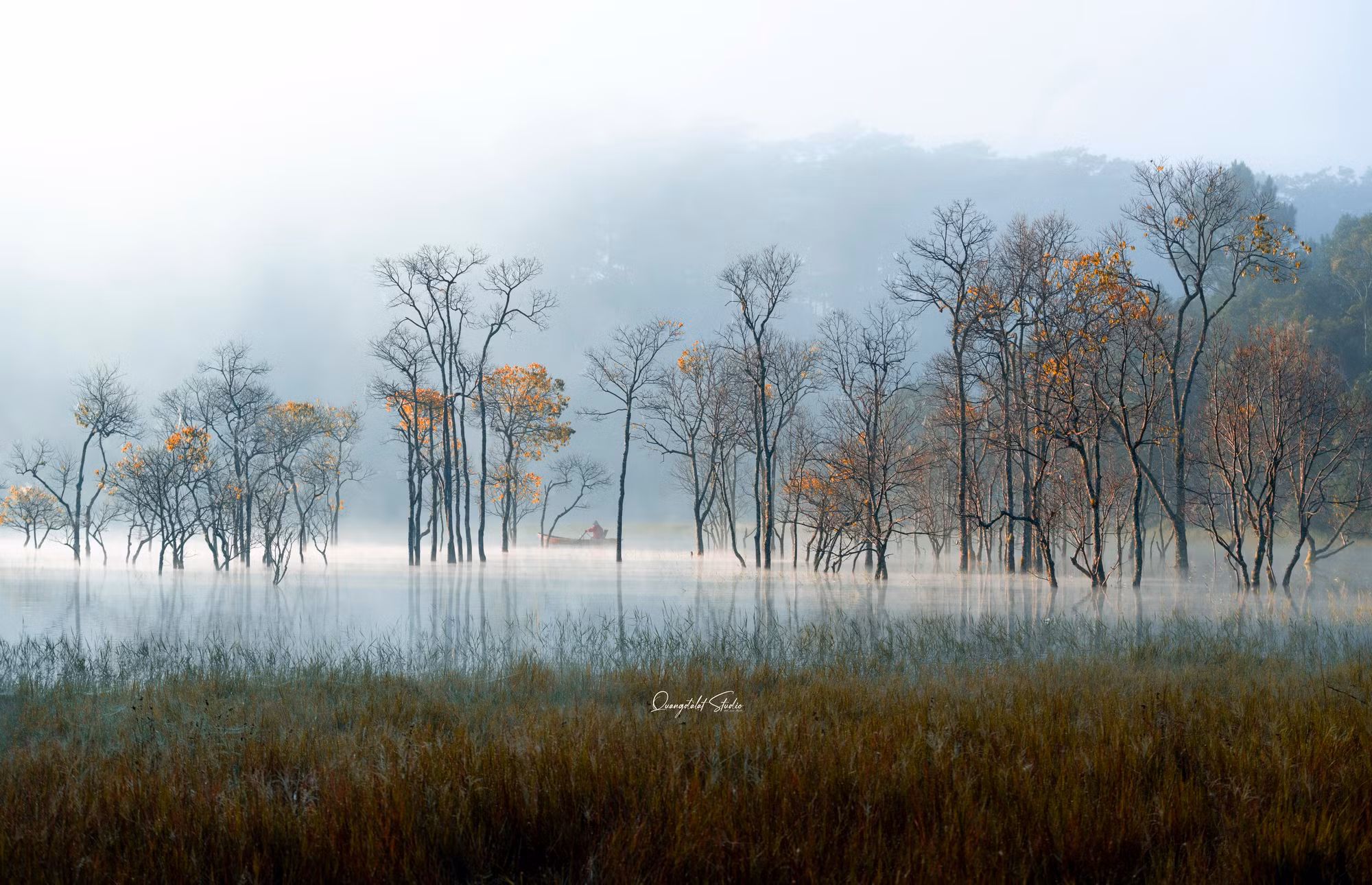 Bộ ảnh hồ Tuyền Lâm tuyệt đẹp cuối mùa thu của Nguyễn Văn Quang.
