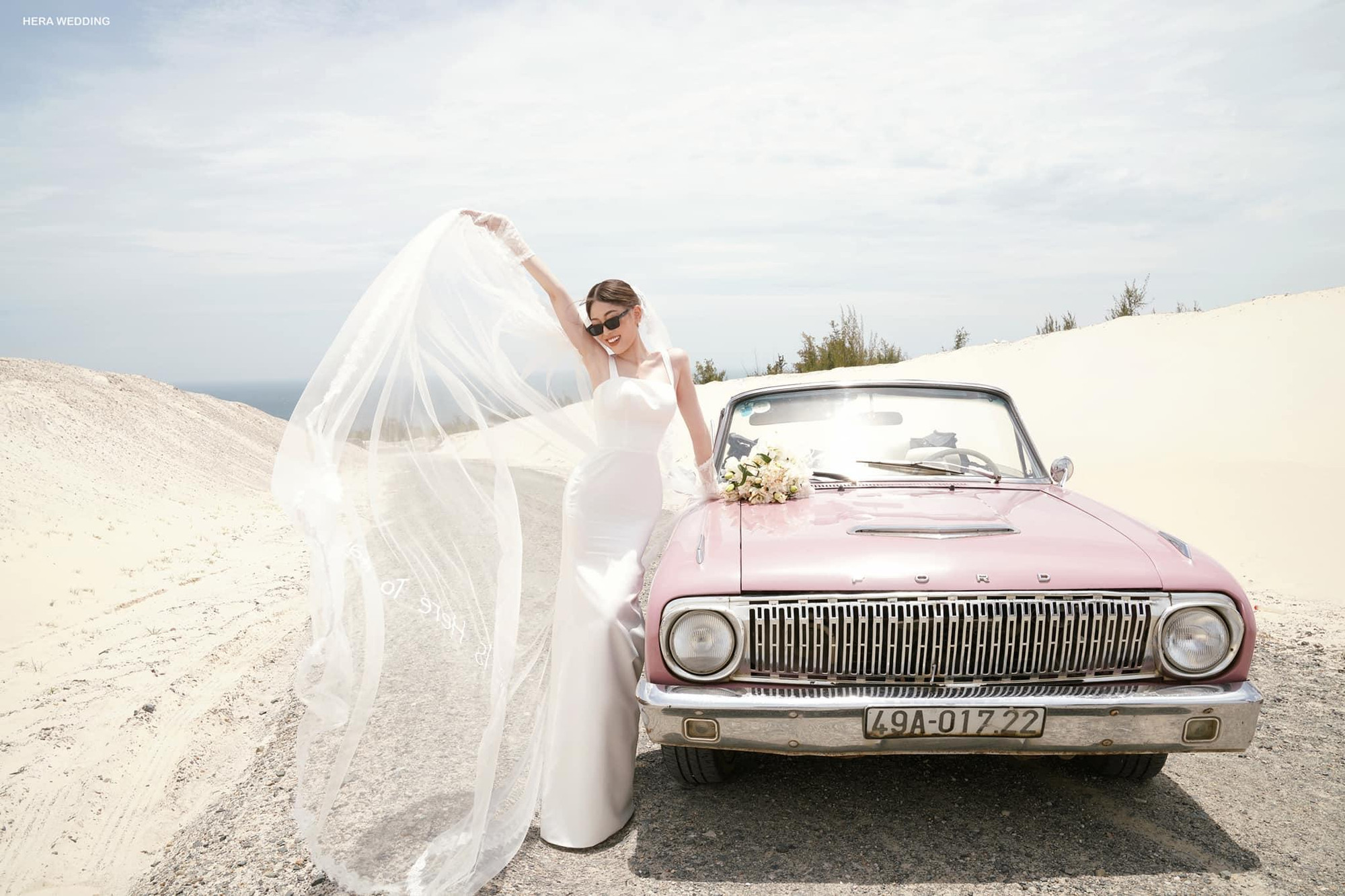 Cô dâu Phương Nga cười rạng rỡ, hạnh phúc đón chờ ngày trọng đại.