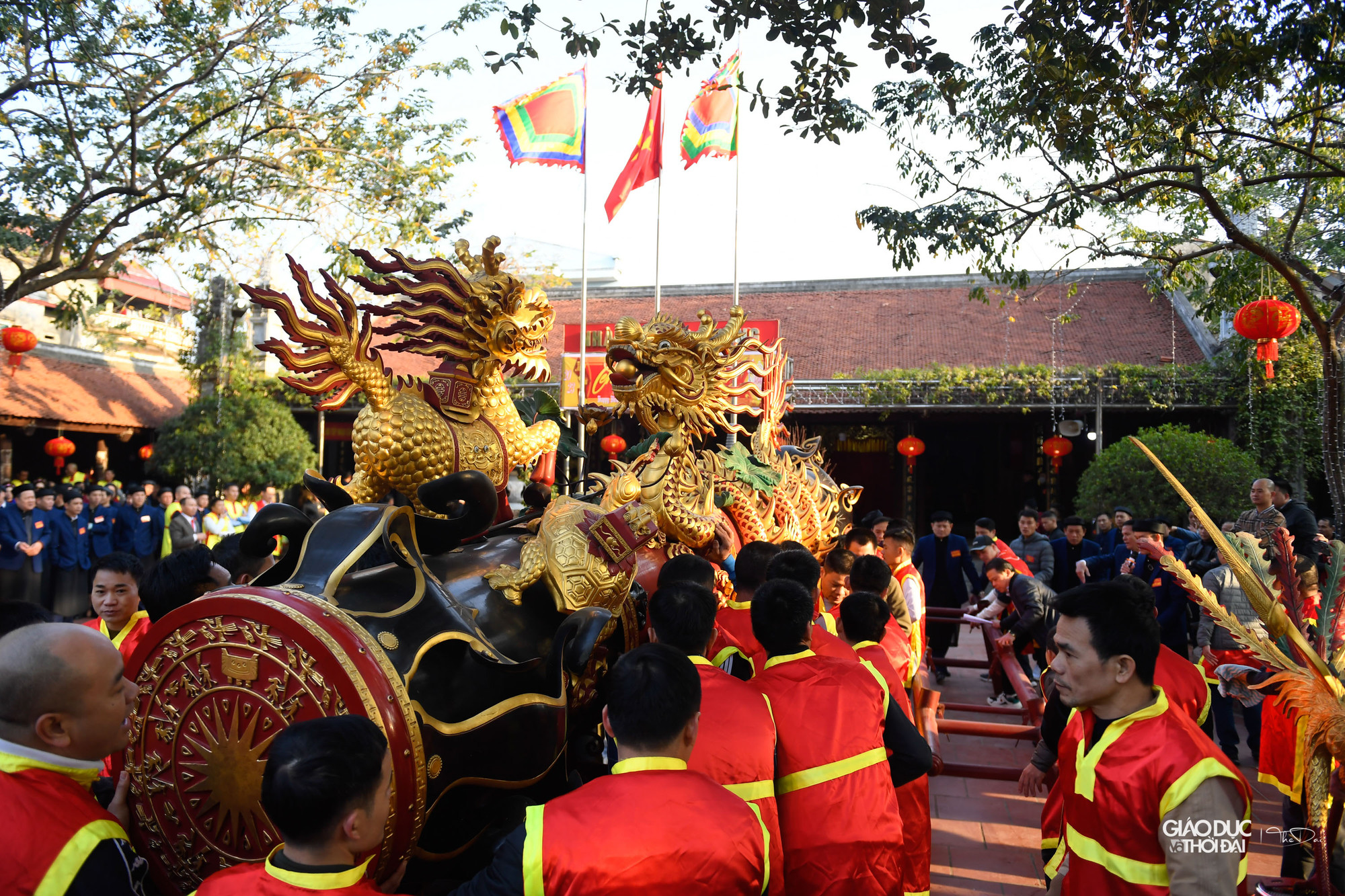 Để nhớ ơn Thiên Cương, làng Đồng Kỵ thờ đức Thiên Cương làm thần hoàng làng tại đình và hàng năm mở hội thi đốt pháo, tái hiện ngày Thiên Cương ra lệnh xuất quân đánh giặc.