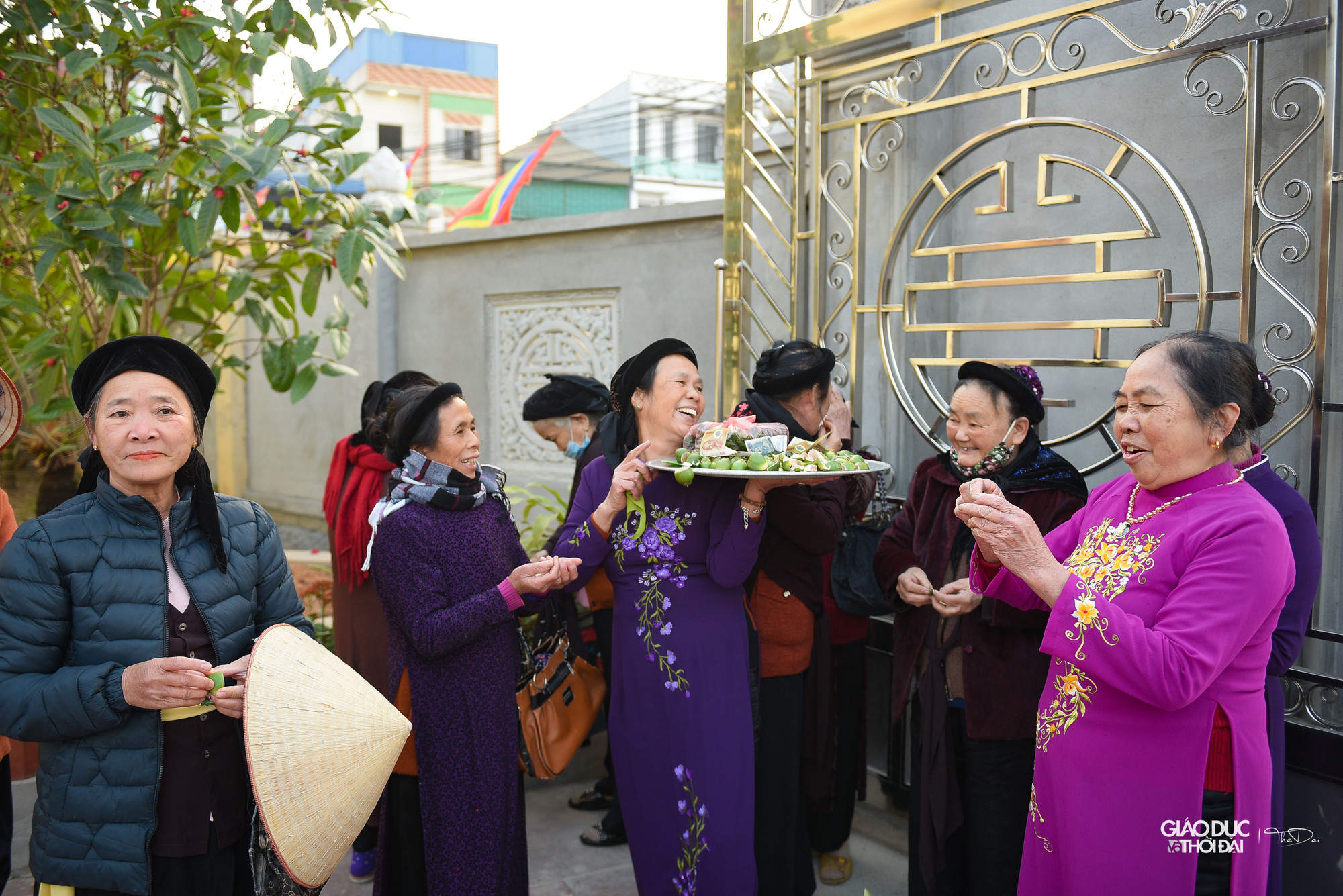 Tương truyền, sau khi dẹp xong giặc Ân, Đinh Thiên Tích đem quân về làng Bích Đại mổ trâu ăn mừng.