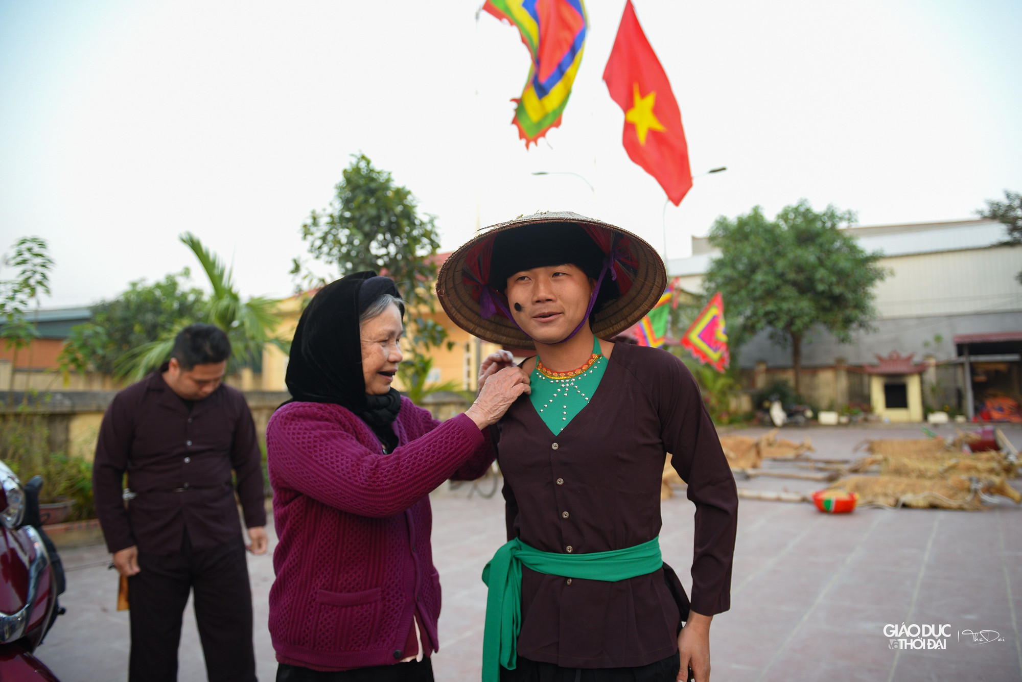Tương truyền, sau khi dẹp xong giặc Ân, Đinh Thiên Tích đem quân về làng Bích Đại mổ trâu ăn mừng.