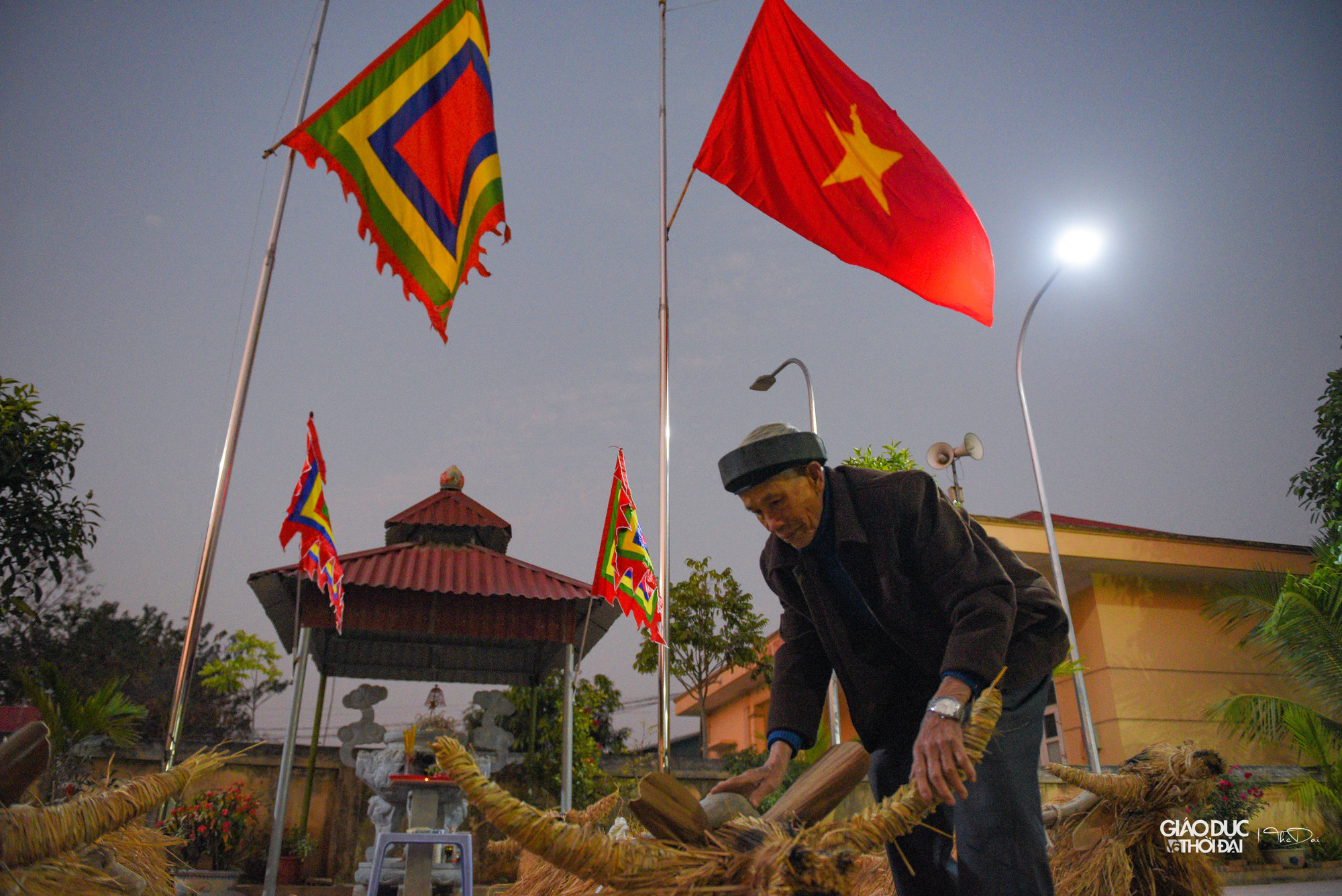 Từ rất sớm những khâu chuẩn bị cho lễ hội được những người cao tuổi trong làng chuẩn bị cẩn thận.