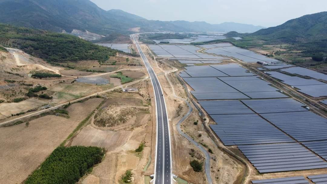 Tập đoàn Sơn Hải - nhà đầu tư thực hiện Dự án thành phần đầu tư xây dựng đoạn Nha Trang - Cam Lâm (thuộc dự án cao tốc Bắc - Nam) đề nghị Bộ GTVT cho phép tổ chức Lễ hoàn thành dự án vào cuối tháng 5/2023.