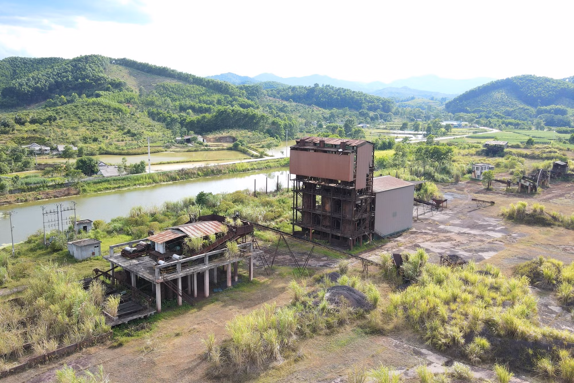 Hà Tĩnh: Cần sớm có phương án giải quyết nhà máy sắt hàng trăm tỷ đồng bỏ hoang