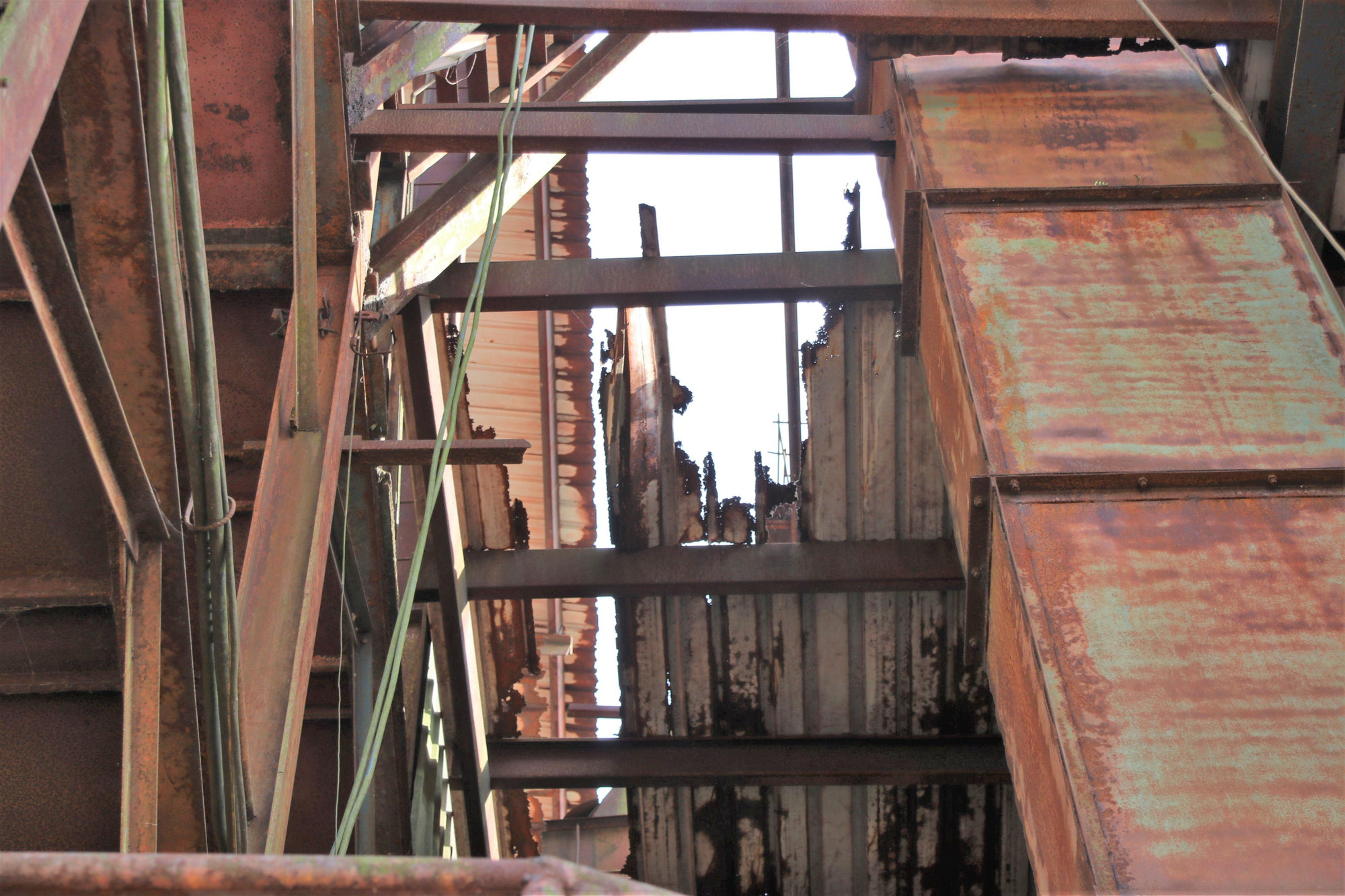 Để xây dựng Nhà máy tuyển quặng Sắt Vũ Quang, có gần 100 hộ dân phải nhường đất đai cho dự án.