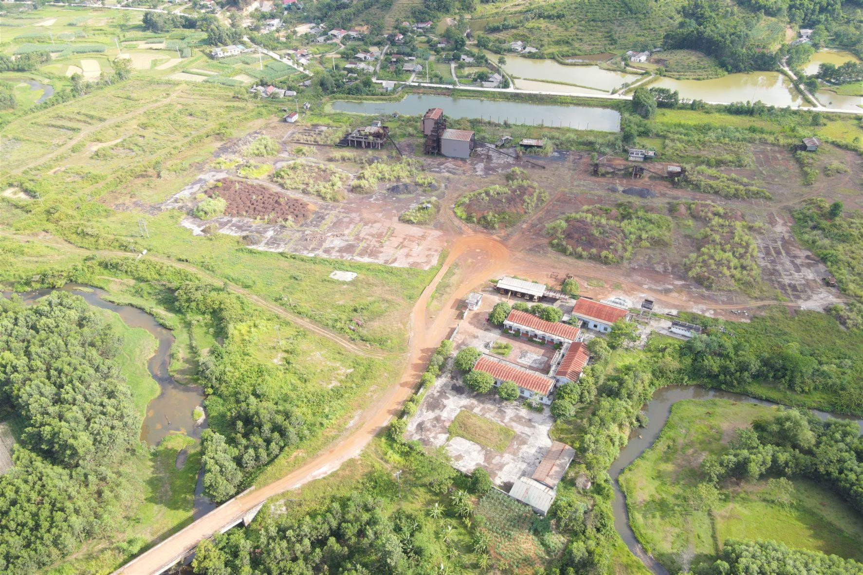 “Thời gian qua, chính quyền địa phương nhiều lần đề xuất lên cấp trên xem xét kêu gọi các nhà đầu tư khác làm dự án để sinh lợi, tạo công ăn việc làm cho người dân nhưng vẫn chưa có kết quả&quot; , ông Nhàn cho biết thêm.