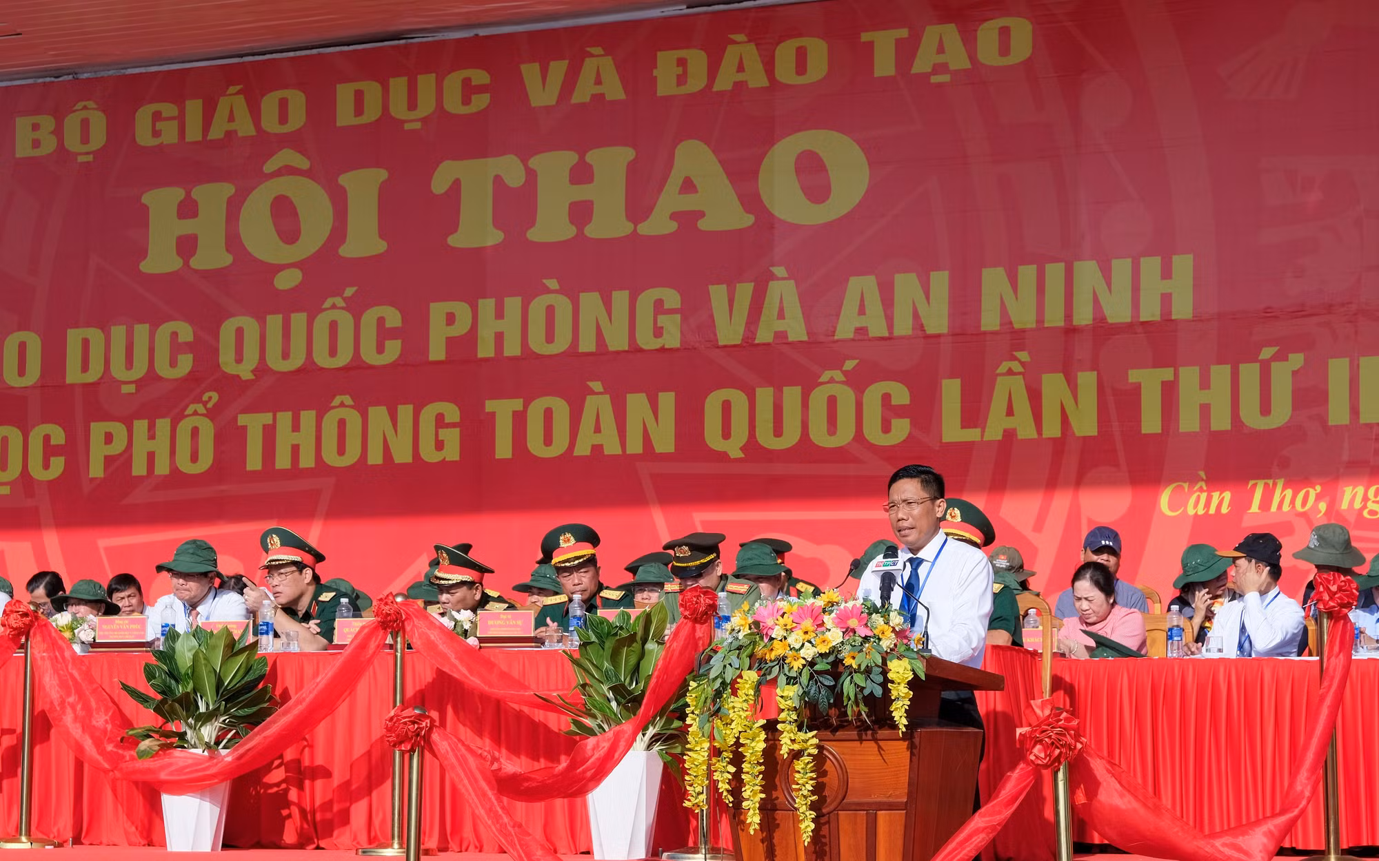 Ông Nguyễn Thực Hiện, Phó Chủ tịch UBND TP Cần Thơ phát biểu chào mừng.