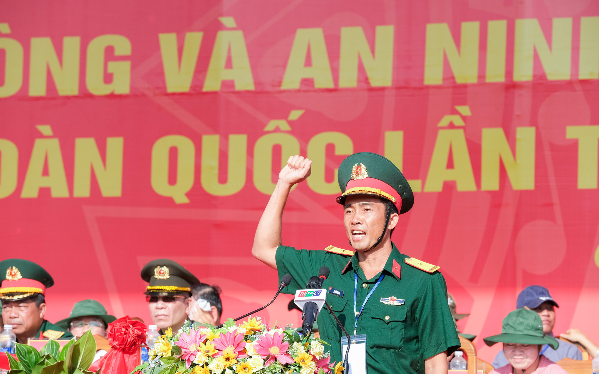 Đại diện tổ trọng tài tuyên thệ.