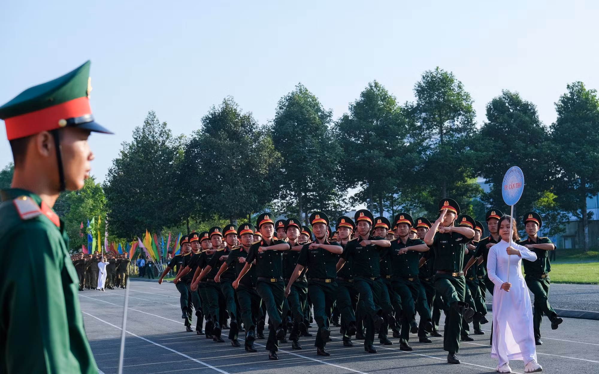 Đoàn lực lượng vũ trang.