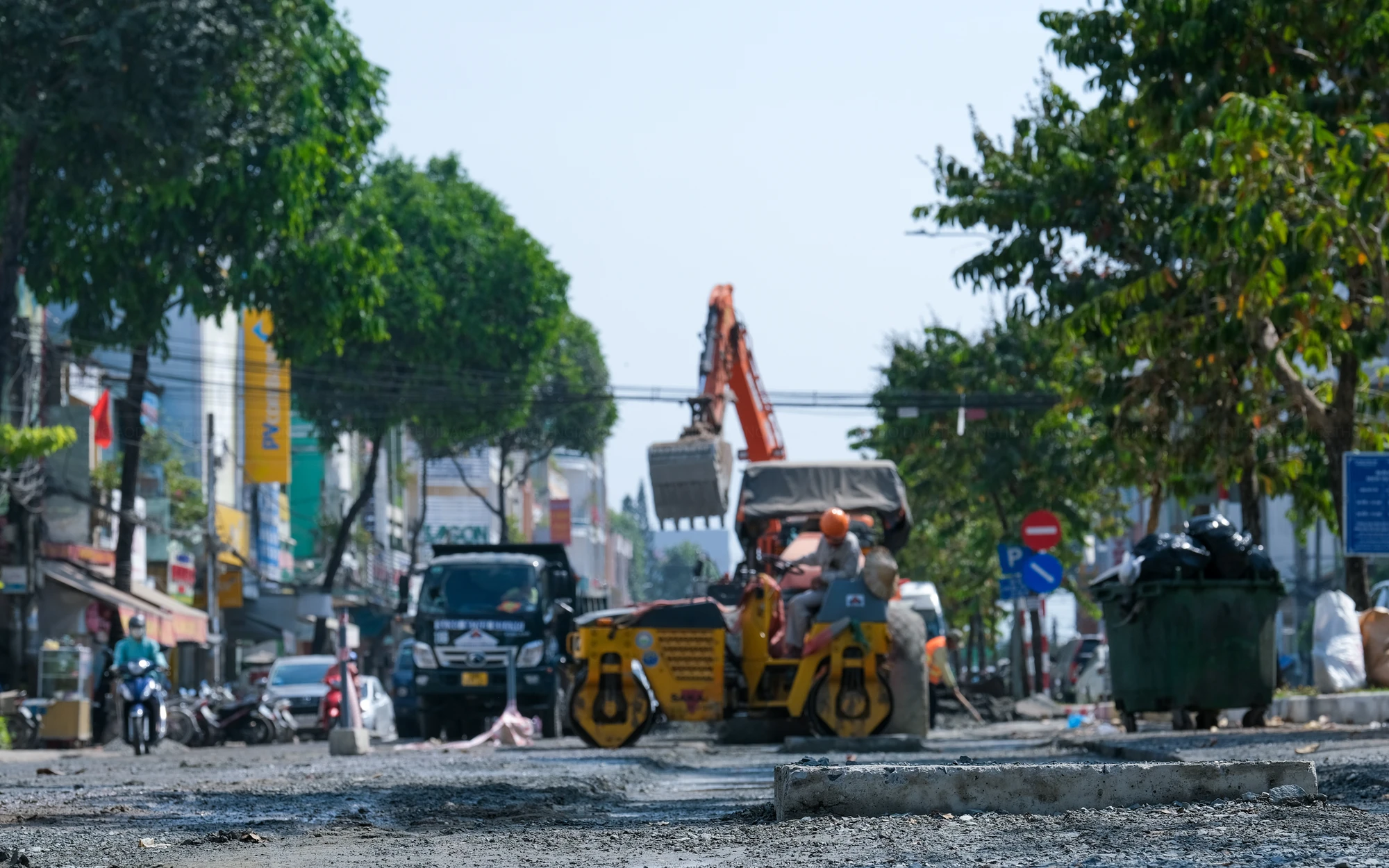 Một số tuyến đường Cần Thơ ngổn ngang những ngày cận Tết.