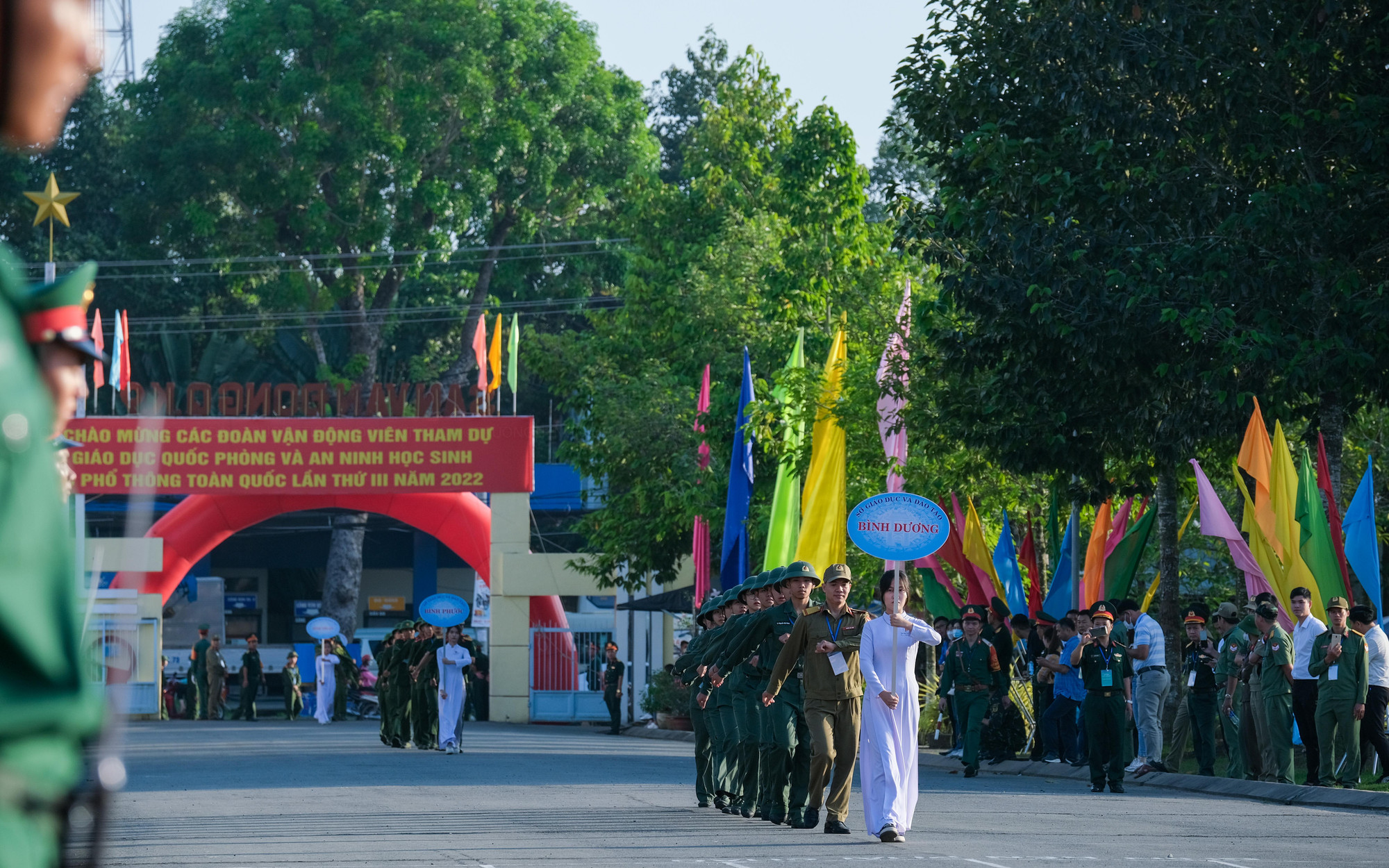 54 đoàn tham gia hội thao diễu hành tại lễ khai mạc.