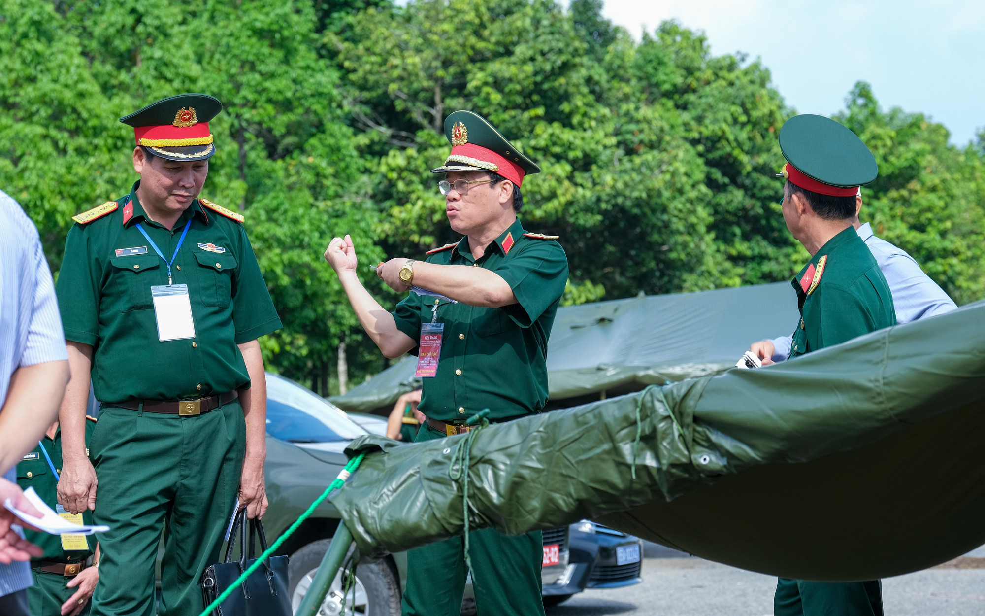 Thiếu tướng Trần Ngọc Thanh cũng nhắc nhở các thành viên ban tổ chức, ban giám khảo việc đảm bảo an toàn trong quá trình thi. Đặc biệt là Hội thao sử dụng đạn thật, súng thật, đồng thời số lượng người tham gia khá đông... Ban chỉ đạo cùng các thành viên ban chỉ đạo cần quán triệt vấn đề đảm bảo an toàn tuân thủ nghiêm túc và đúng quy định quốc phòng an ninh. Thiếu tướng Trần Ngọc Thanh cũng nhắc nhở các thành viên ban tổ chức, ban giám khảo việc đảm bảo an toàn trong quá trình thi. Đặc biệt là Hội thao sử dụng đạn thật, súng thật, đồng thời số lượng người tham gia khá đông... Ban chỉ đạo cùng các thành viên ban chỉ đạo cần quán triệt vấn đề đảm bảo an toàn tuân thủ nghiêm túc và đúng quy định quốc phòng an ninh.