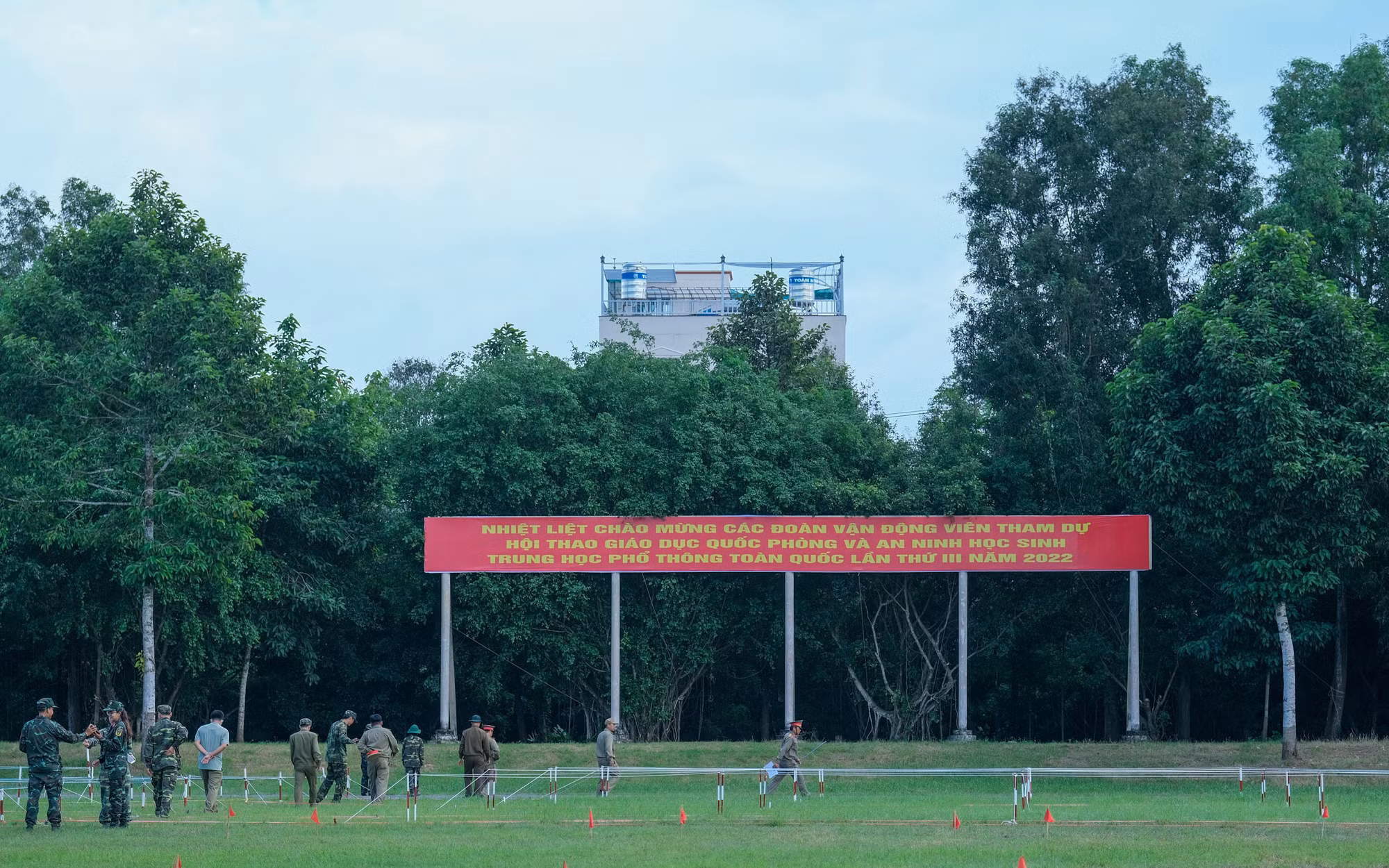 Đoàn đã đến kiểm tra các điều kiện đảm bảo tổ chức tại sân vận động Quân khu 9, phi trường và trường bắn Quân khu 9.