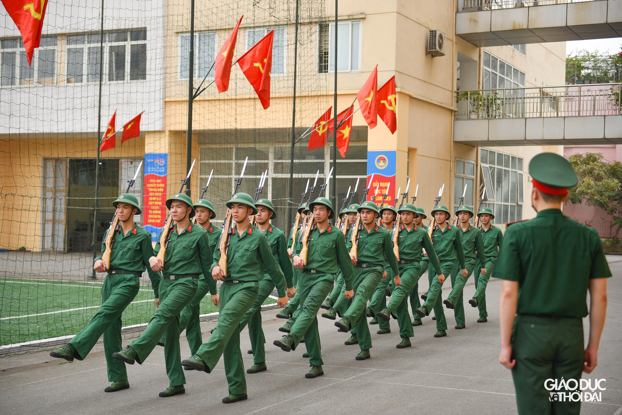 Do yêu cầu nhiệm vụ, các chiến sĩ thuộc đội Tiêu binh danh dự Đoàn 275 đã phải vượt qua nhiều thử thách.
