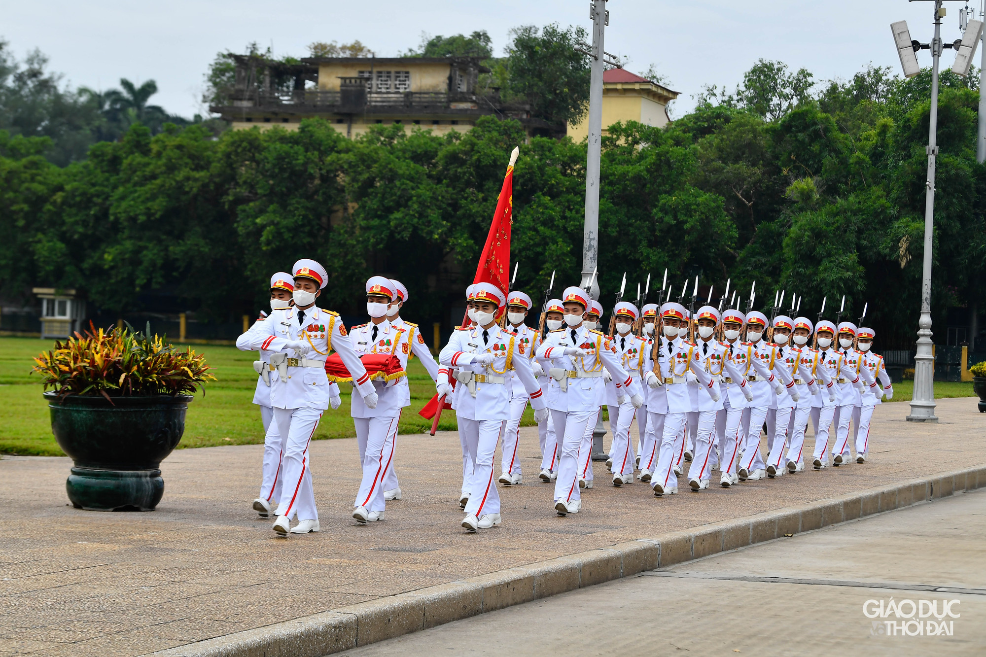 Được đứng trong đội hình 34 chiến sĩ thực hiện nghi lễ chào cờ hằng ngày là niềm vinh dự và trách nhiệm của mỗi người lính tiêu binh.