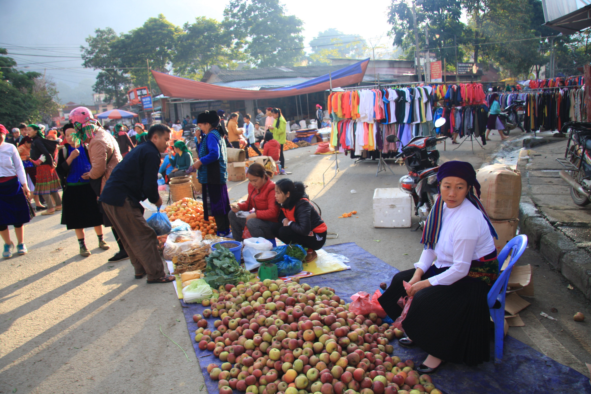 Chợ phiên Mèo Vạc giờ đây đã trở thành điểm đến hấp dẫn đối với du khách mỗi khi đến Hà Giang.