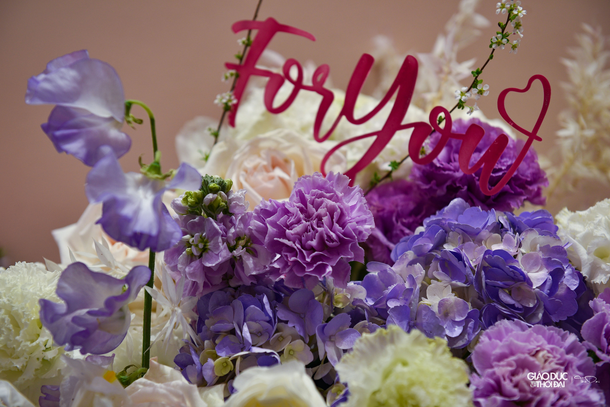 Những sản phẩm hoa được trang trí cầu kỳ, bắt mắt trong dịp Valentine năm nay.