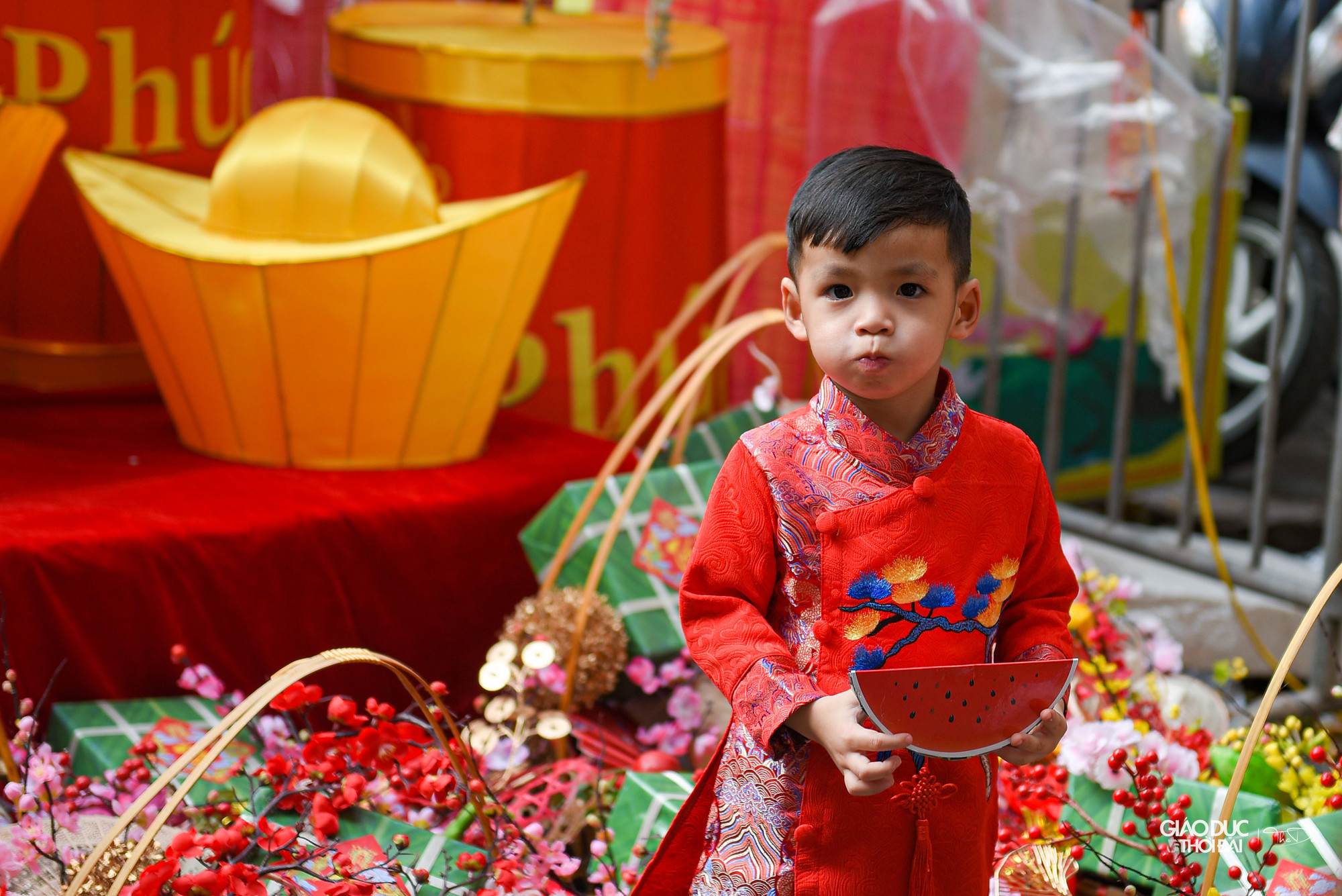 Chợ hoa Tết truyền thống phố Hàng Lược có điểm đầu từ đoạn ngã giao giữa các phố Hàng Cót - Hàng Lược - Phùng Hưng kéo dài tới đoạn giao với phố Hàng Mã.