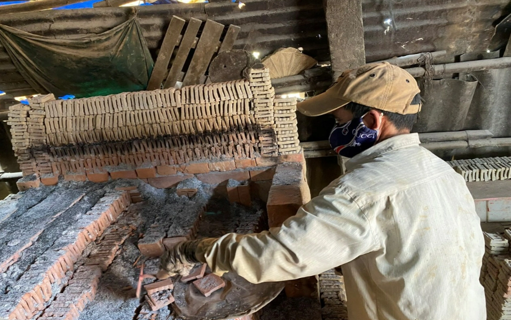 Thời gian nung và để tượng nguội khoảng từ 2 – 3 ngày. Sản phẩm sau đó sẽ được đem đi hoàn thiện. Thời gian nung và để tượng nguội khoảng từ 2 – 3 ngày. Sản phẩm sau đó sẽ được đem đi hoàn thiện.