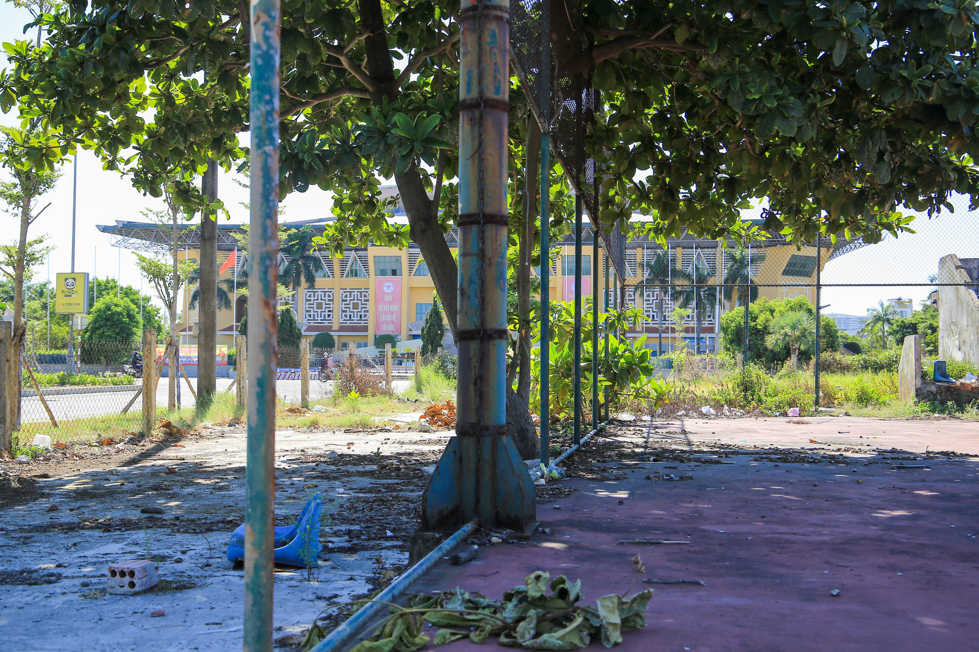 Dẫn đến nhiều công trình bị hư hỏng, xuống cấp nghiêm trọng.