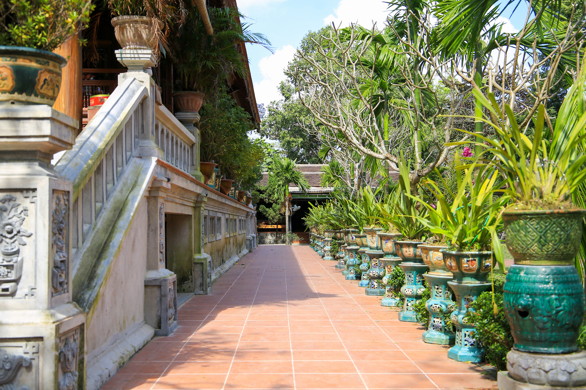 Trải qua các biến cố lịch sử như vụ thất thủ kinh đô năm 1885, nhiều công trình kiến trúc xưa của chùa Diệu Đế bị phá hủy.