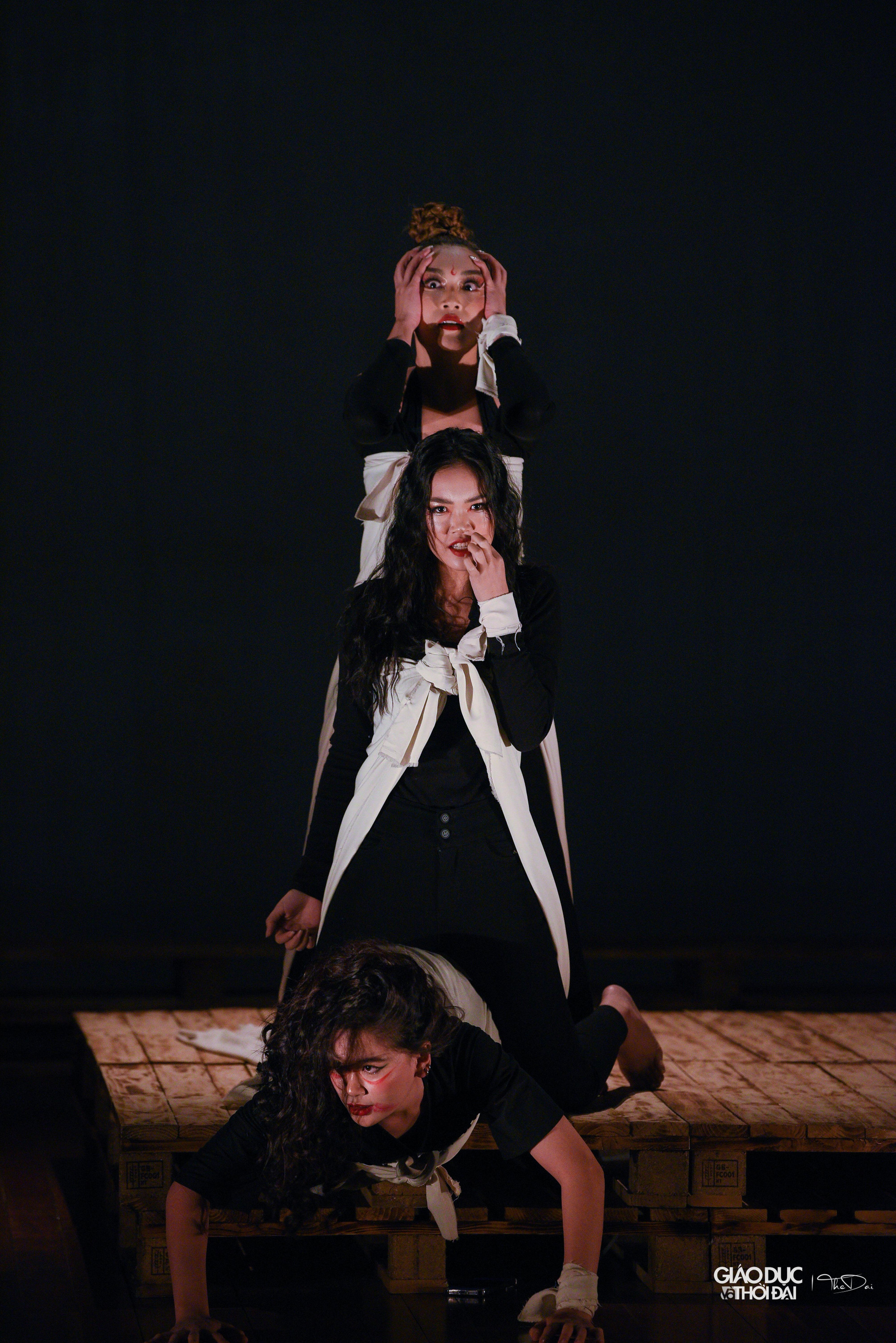 &quot;Macbeth&quot; hay &quot;Vở bi kịch về Macbeth&quot; là vở bi kịch ngắn nhất của William Shakespeare được cho là viết vào khoảng năm 1603 và 1607.