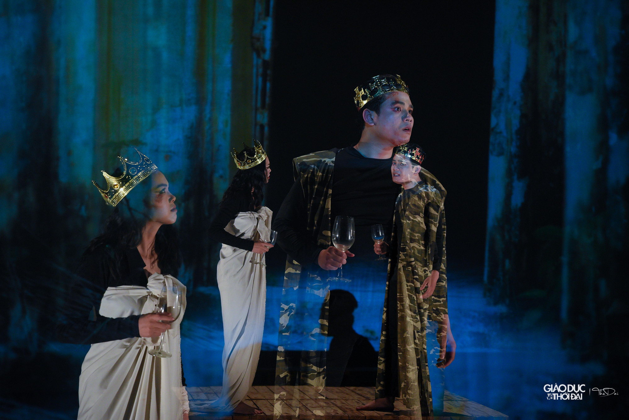 Vai Macbeth đã thể hiện rất rõ nét sự chuyển biến tâm lý từ một chiến binh dũng mãnh, biết trân trọng mạng sống của người khác, để rồi vì tham mê quyền lực đã vứt bỏ sự sáng suốt trên con đường leo lên ngai vàng được xây bằng xác người.