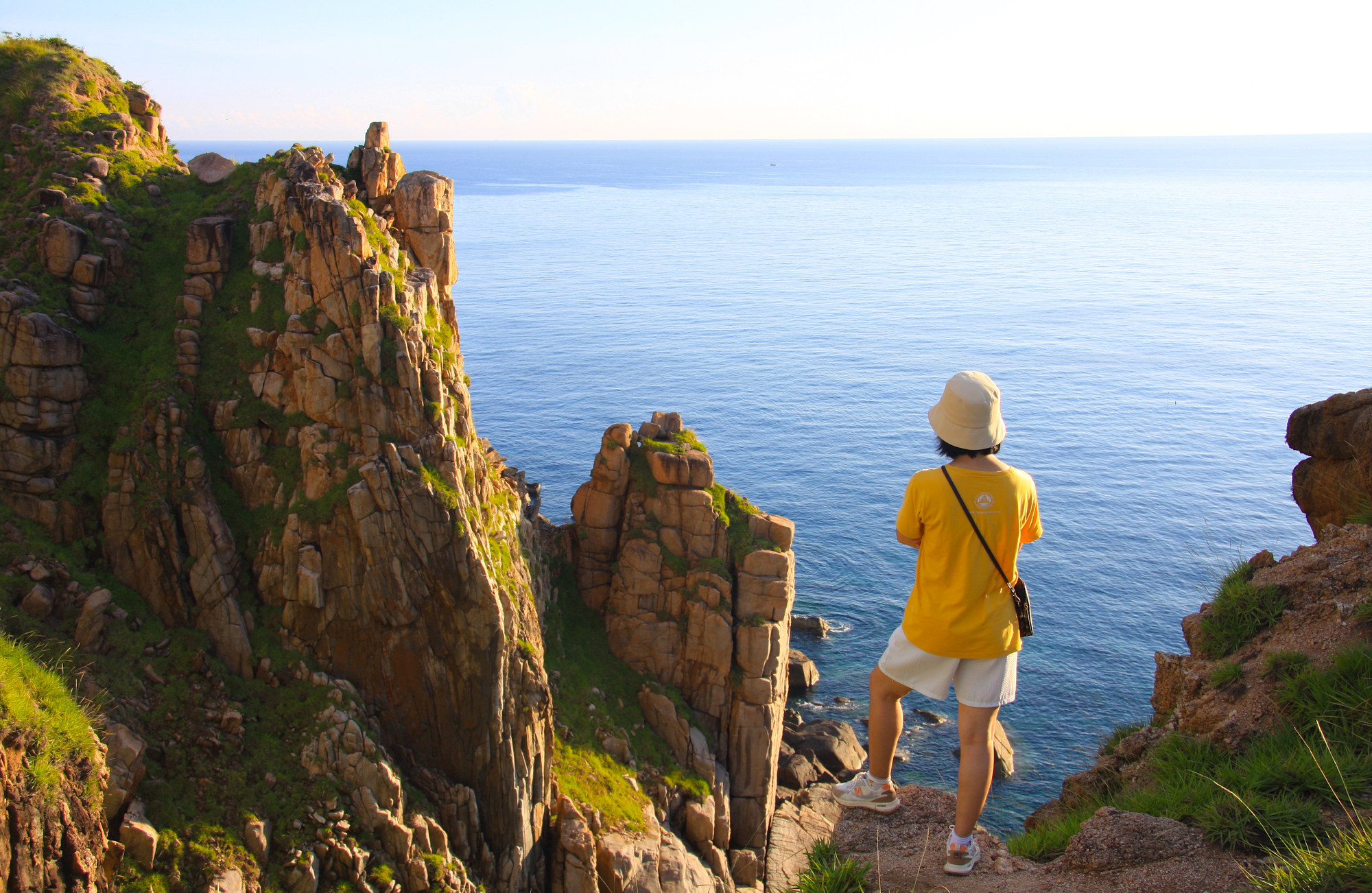 Hải đăng Đại Lãnh trở thành điểm check in thu hút đông đảo du khách.