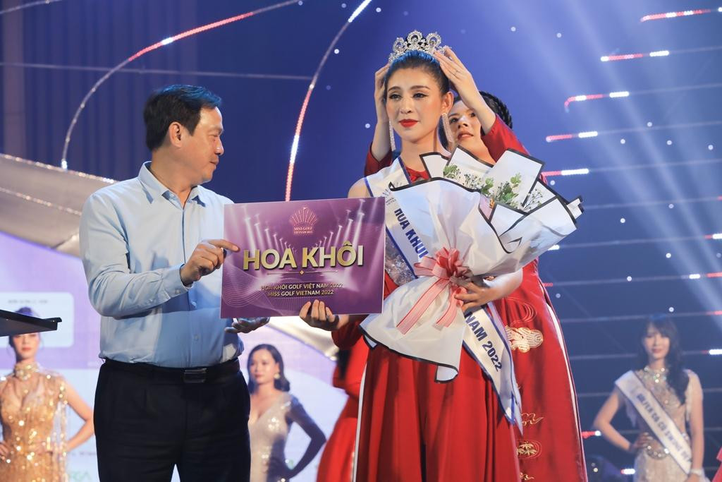 Thí sinh Lê Thanh Tú đạt danh hiệu Hoa khôi Golf Việt Nam 2022.