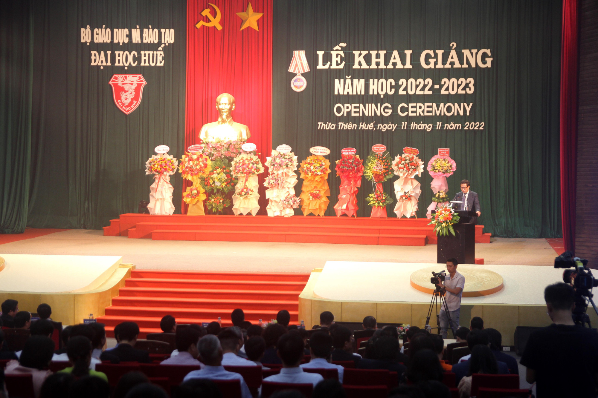 Không khí buổi Lễ khai giảng trang nghiêm. Không khí buổi Lễ khai giảng trang nghiêm.