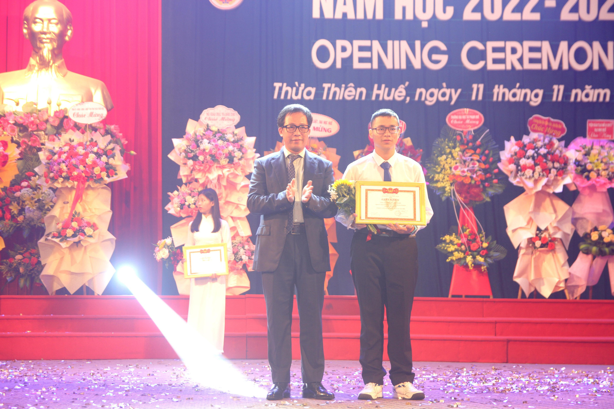 Và em Nguyễn Anh Tuấn (quận Sơn Trà, TP Đà Nẵng), ngành Sư phạm Toán - tiếng Anh, Trường Đại học Sư phạm, Đại học Huế. Và em Nguyễn Anh Tuấn (quận Sơn Trà, TP Đà Nẵng), ngành Sư phạm Toán - tiếng Anh, Trường Đại học Sư phạm, Đại học Huế.
