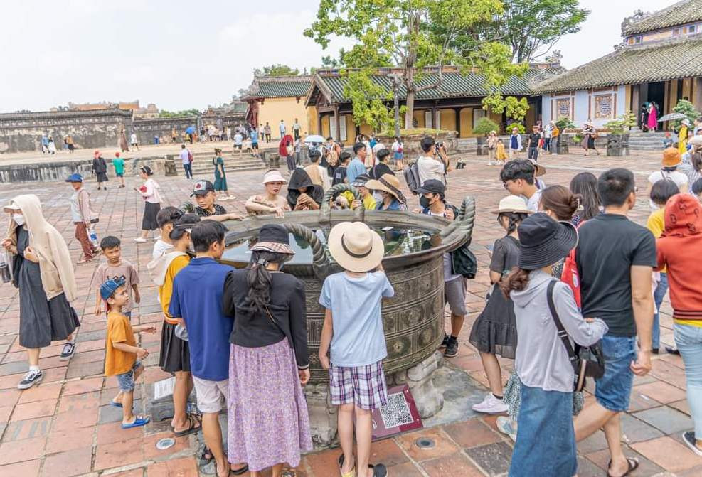 Công suất bình quân phòng các khách sạn đạt khoảng 55%. Riêng ngày 2/9, hầu hết khách sạn, nhà nghỉ, homestay tại TP Huế, huyện Phú Lộc và huyện A Lưới khách đặt phòng kín chỗ 100%.