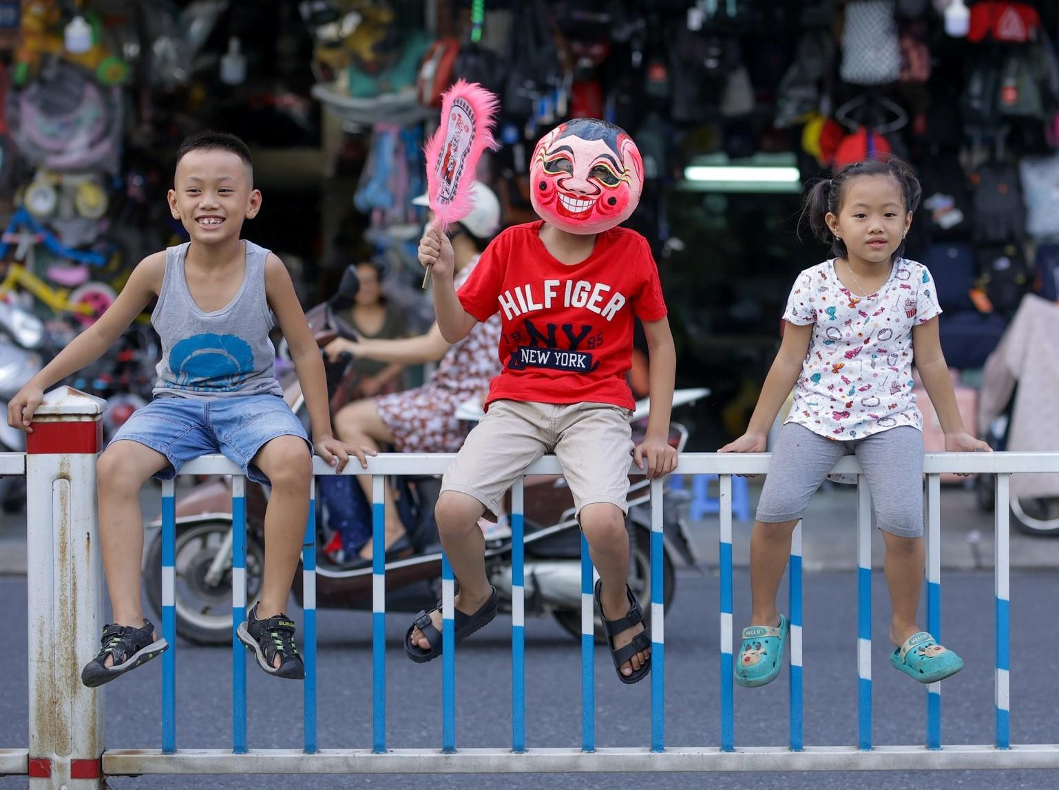 Niềm vui tuổi thơ. Niềm vui tuổi thơ.