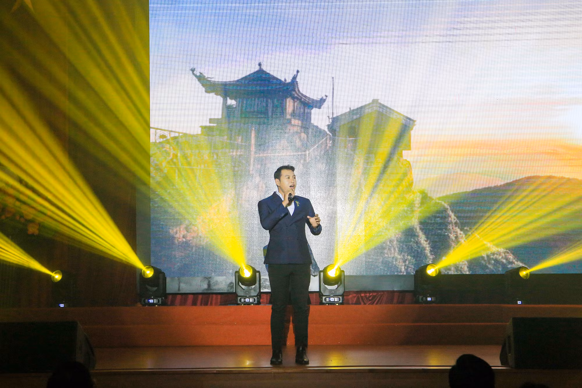 Các tiết mục tham gia hội diễn thuộc các thể loại: đơn ca nam, đơn ca nữ, song ca, tam ca, tốp ca và múa.