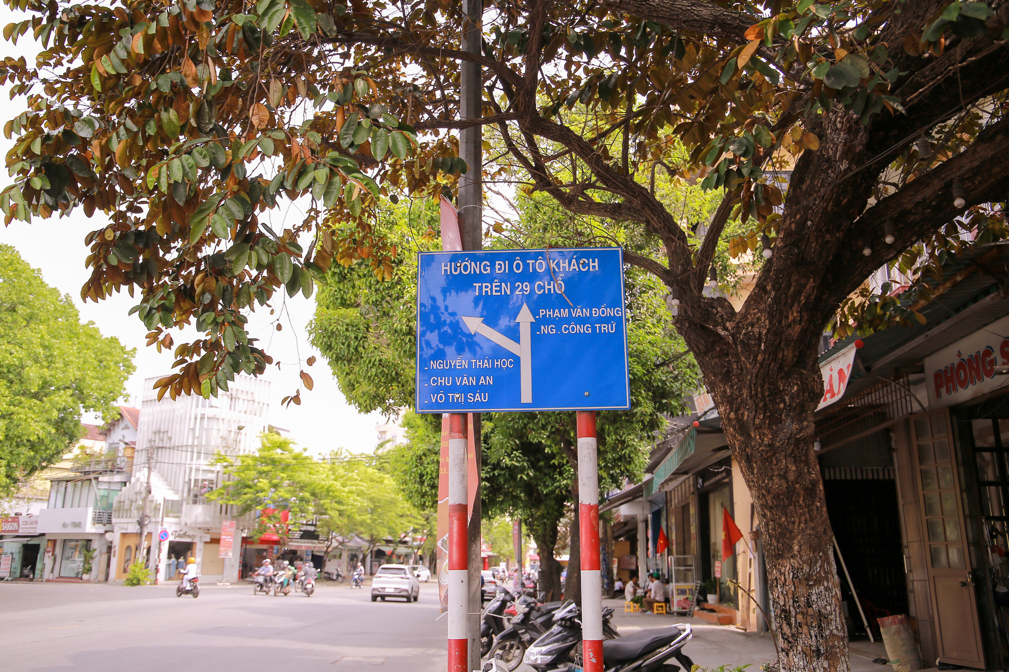 Trong thời gian tới, việc chỉnh trang lại khu vực này sẽ là một nơi khá thuận lợi cho các dịch vụ, hoạt động cộng đồng trên địa bàn tỉnh Thừa Thiên - Huế. (Ảnh: Hoàng Hải). Trong thời gian tới, việc chỉnh trang lại khu vực này sẽ là một nơi khá thuận lợi cho các dịch vụ, hoạt động cộng đồng trên địa bàn tỉnh Thừa Thiên - Huế. (Ảnh: Hoàng Hải).