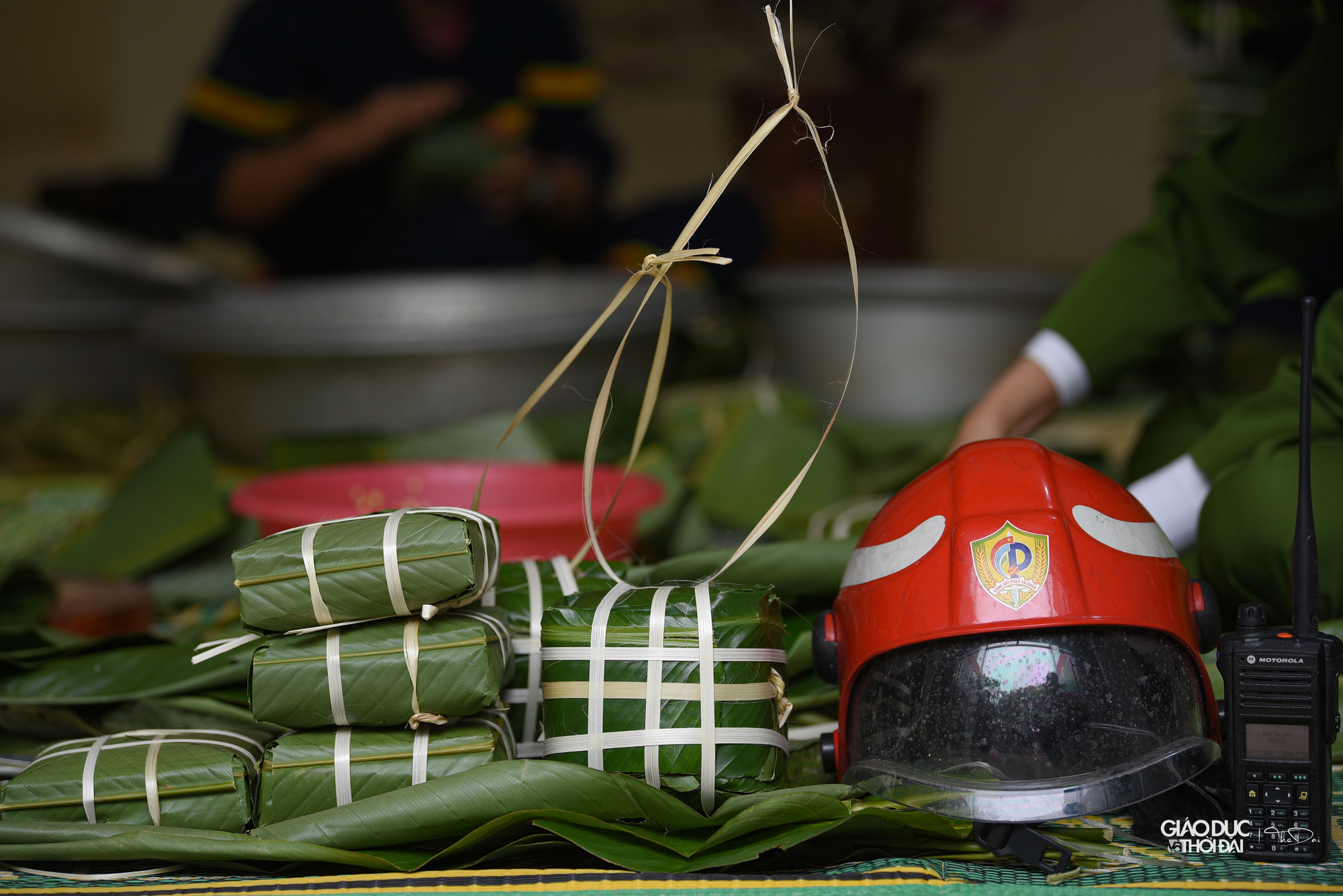 Những cặp bánh chưng đã sẵn sàng chuẩn bị xếp vào nồi. Những cặp bánh chưng đã sẵn sàng chuẩn bị xếp vào nồi.