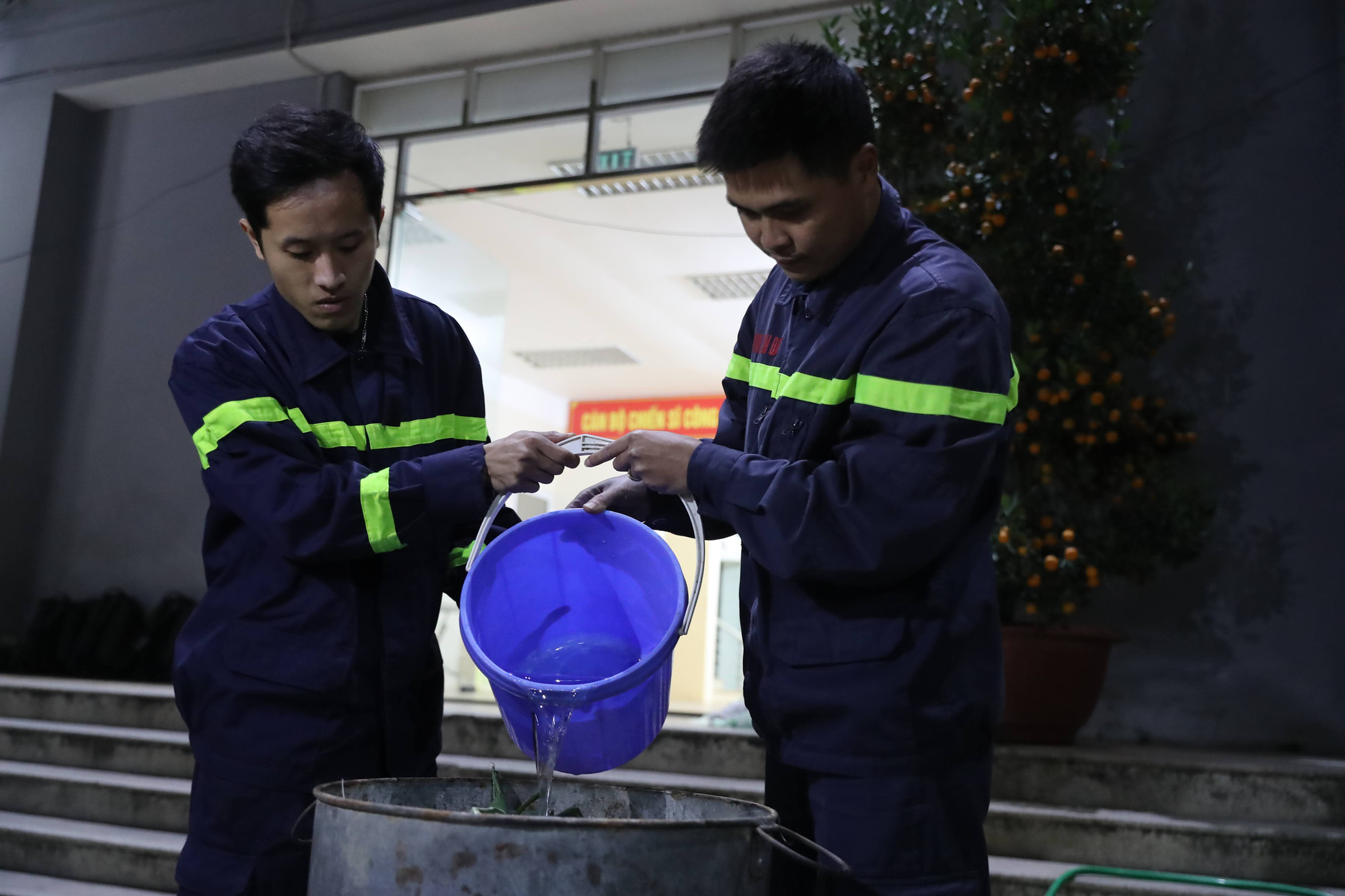 Thấy nồi bánh chưng như thấy hương vị Tết đã gần kề. Thấy nồi bánh chưng như thấy hương vị Tết đã gần kề.