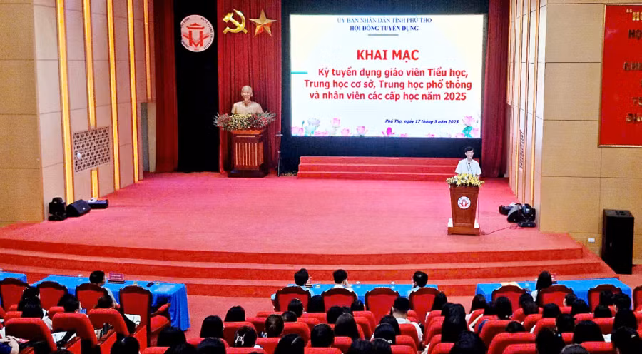 Quang cảnh buổi khai mạc.